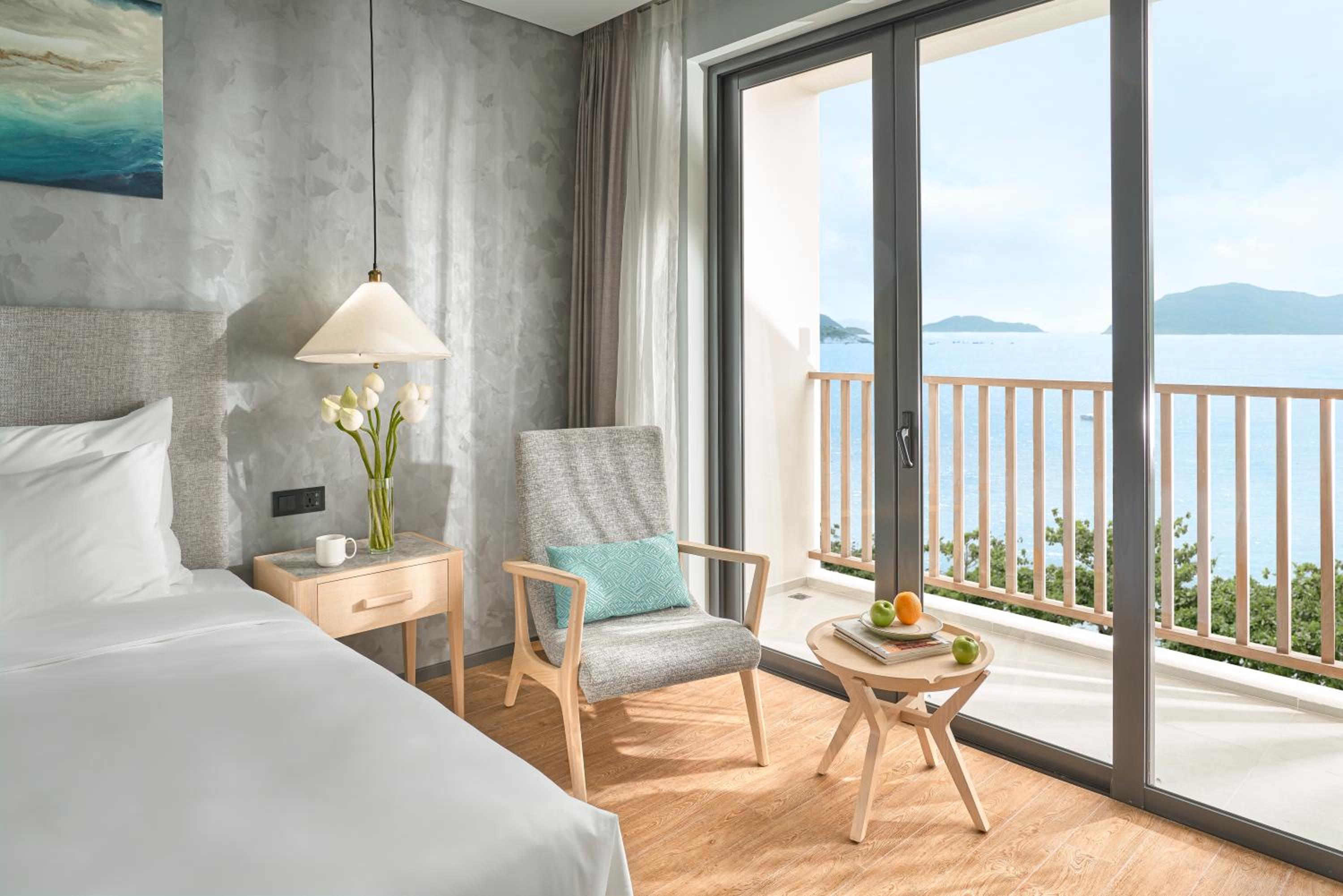 Deluxe Double Room with Balcony and Ocean View (Include Welcome drink & Airport shuttle bus) - Photo 2