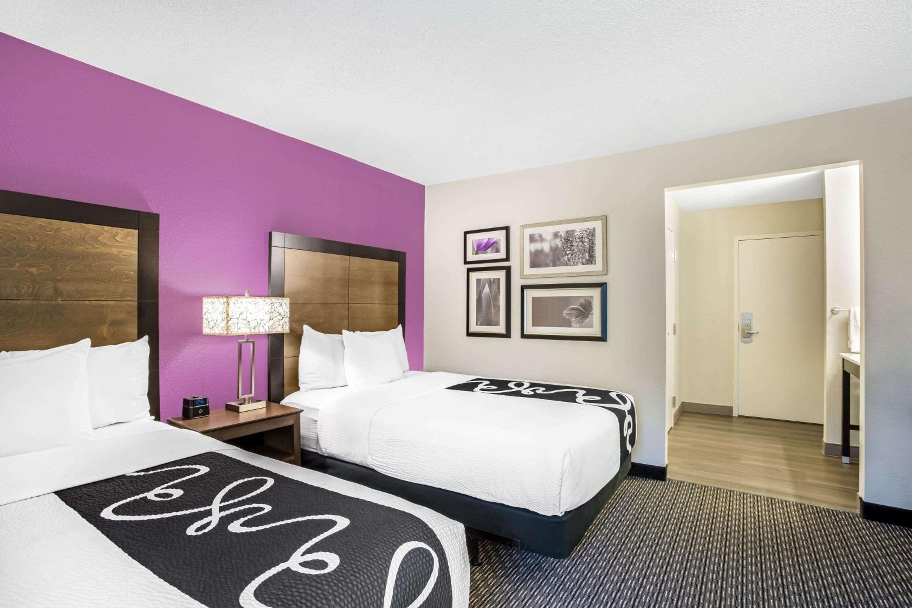Double Room with Two Double Beds and Mobility/Hearing Impaired Access - Non-Smoking - Photo 2