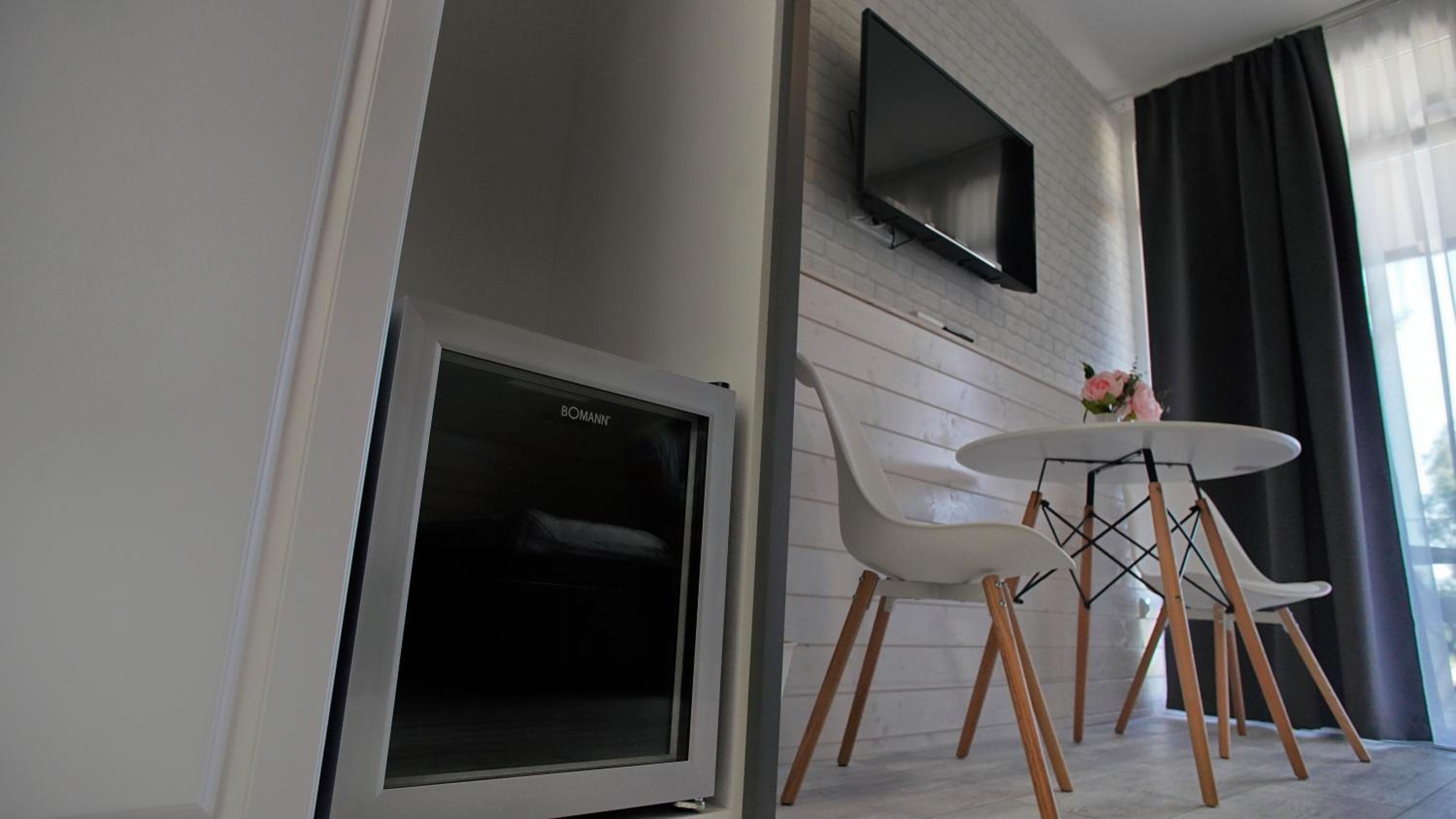 Deluxe Double Room with Extra Bed - Photo 8