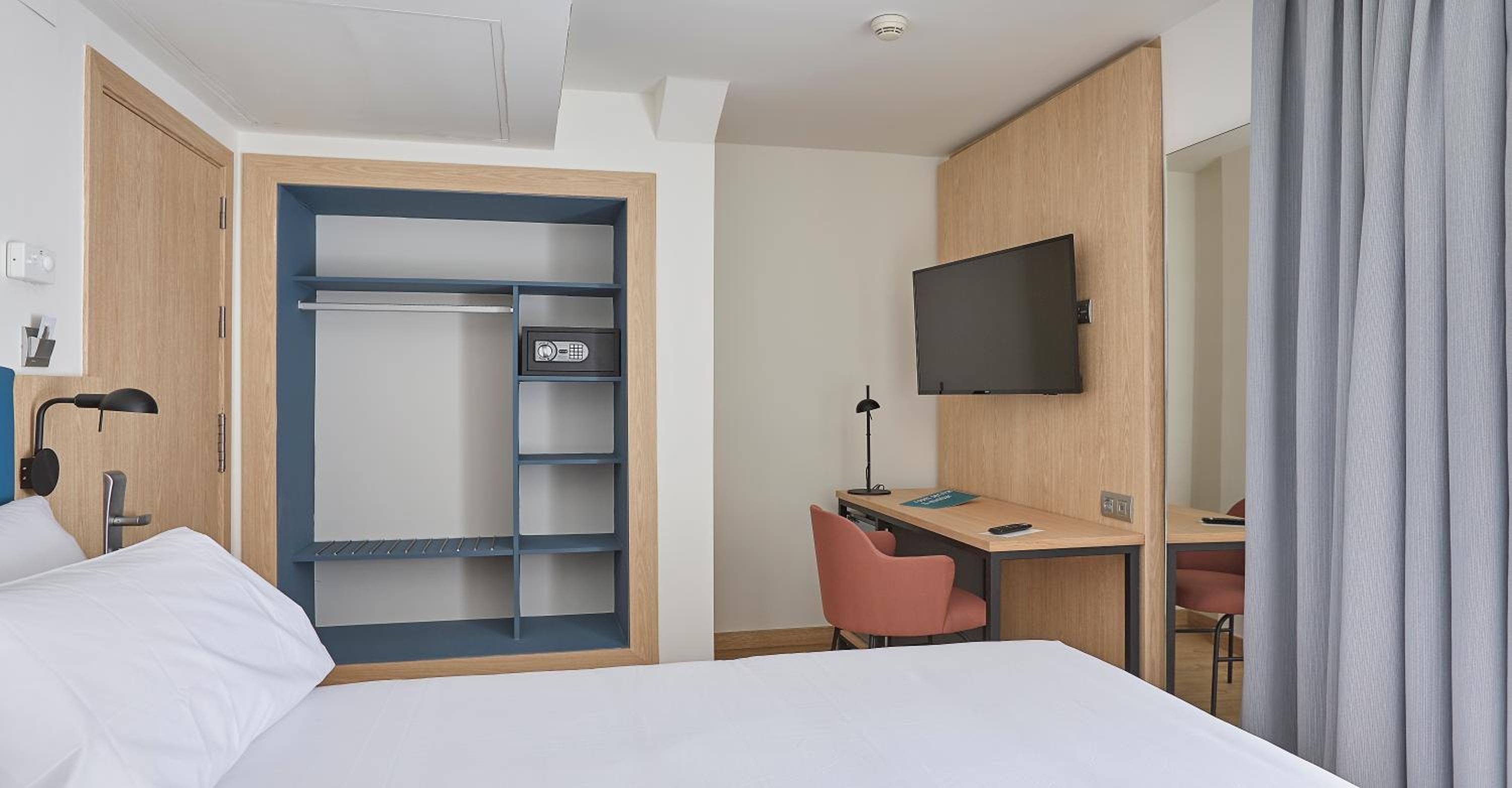 Standard Double or Twin Room photo 2