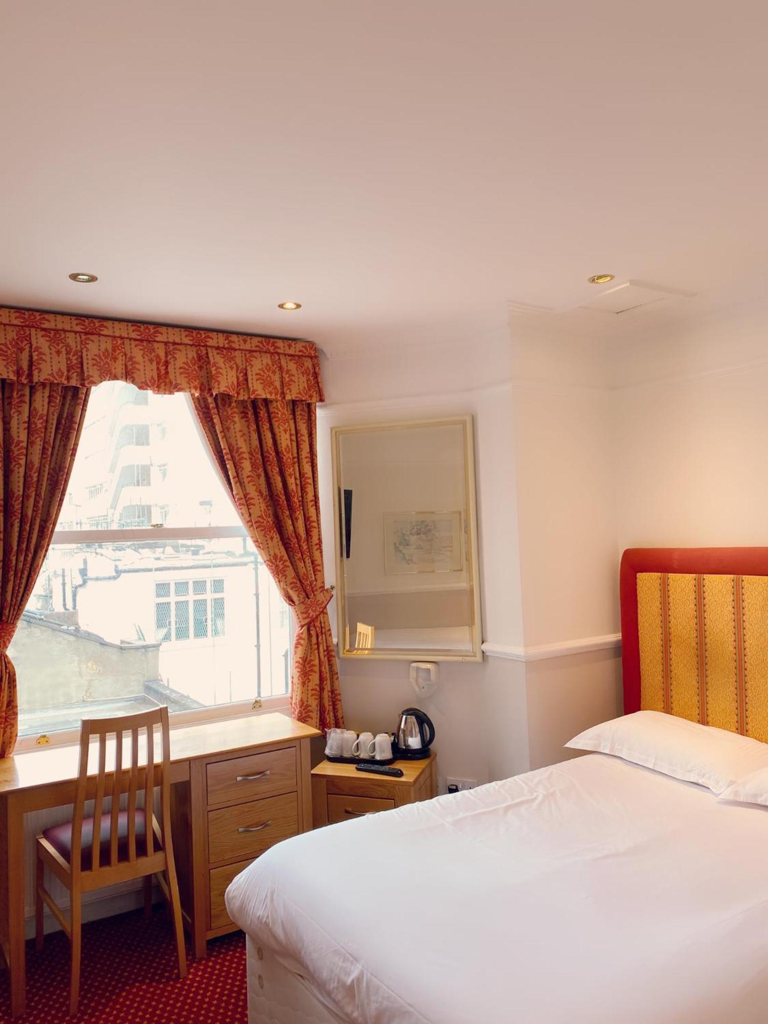 Standard Double Room photo 3