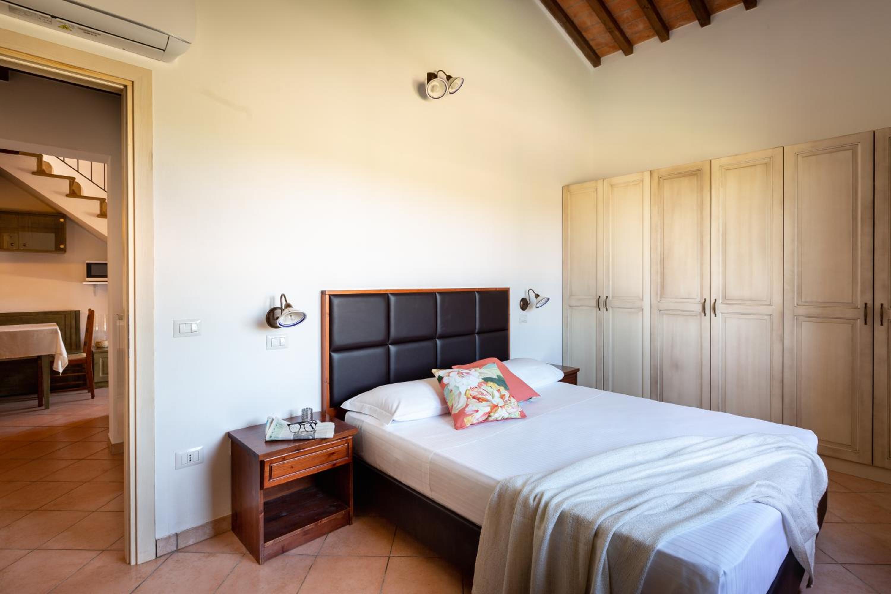 Three-Bedroom Apartment with 2 Bathrooms photo 3
