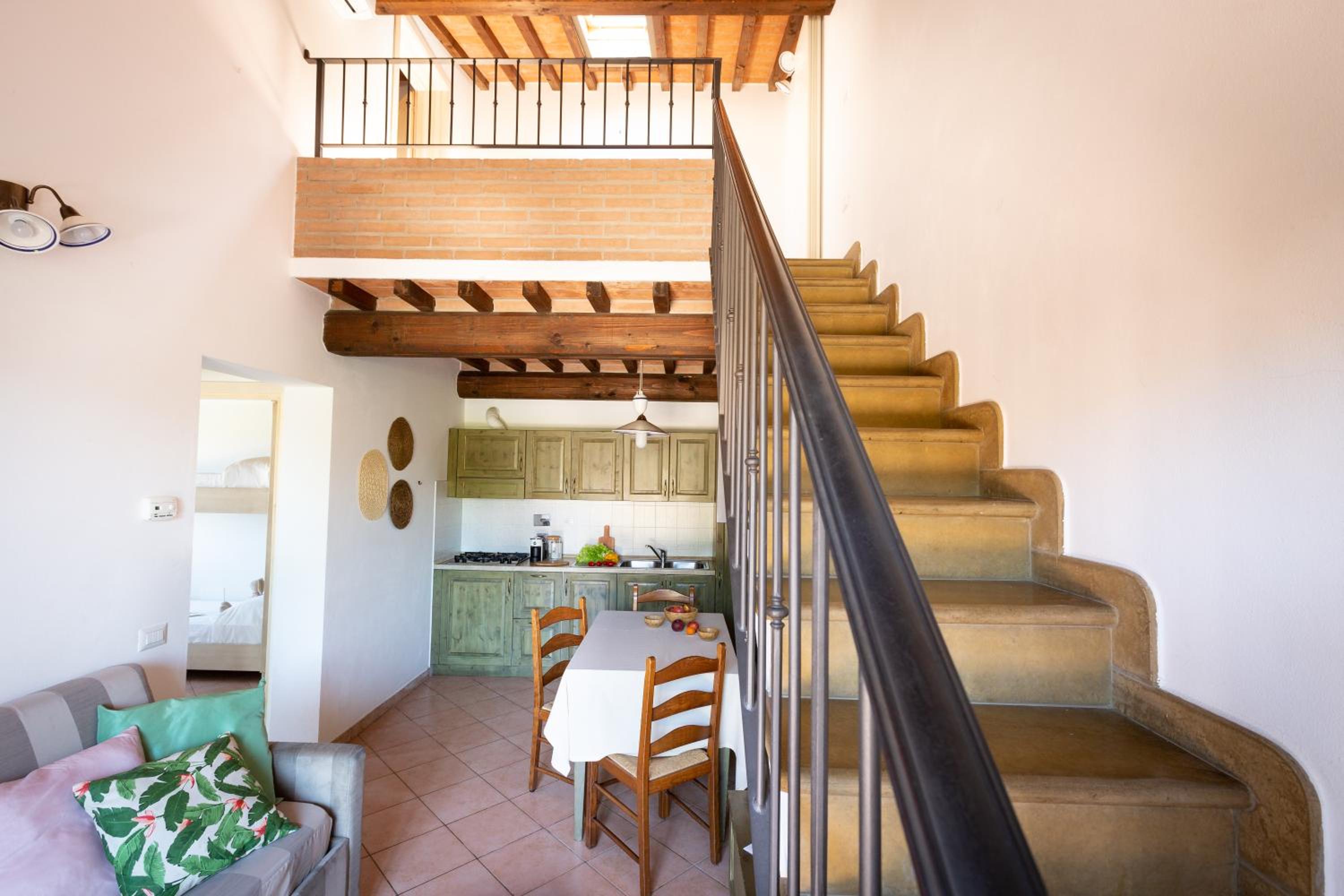 Three-Bedroom Apartment with 2 Bathrooms photo 2