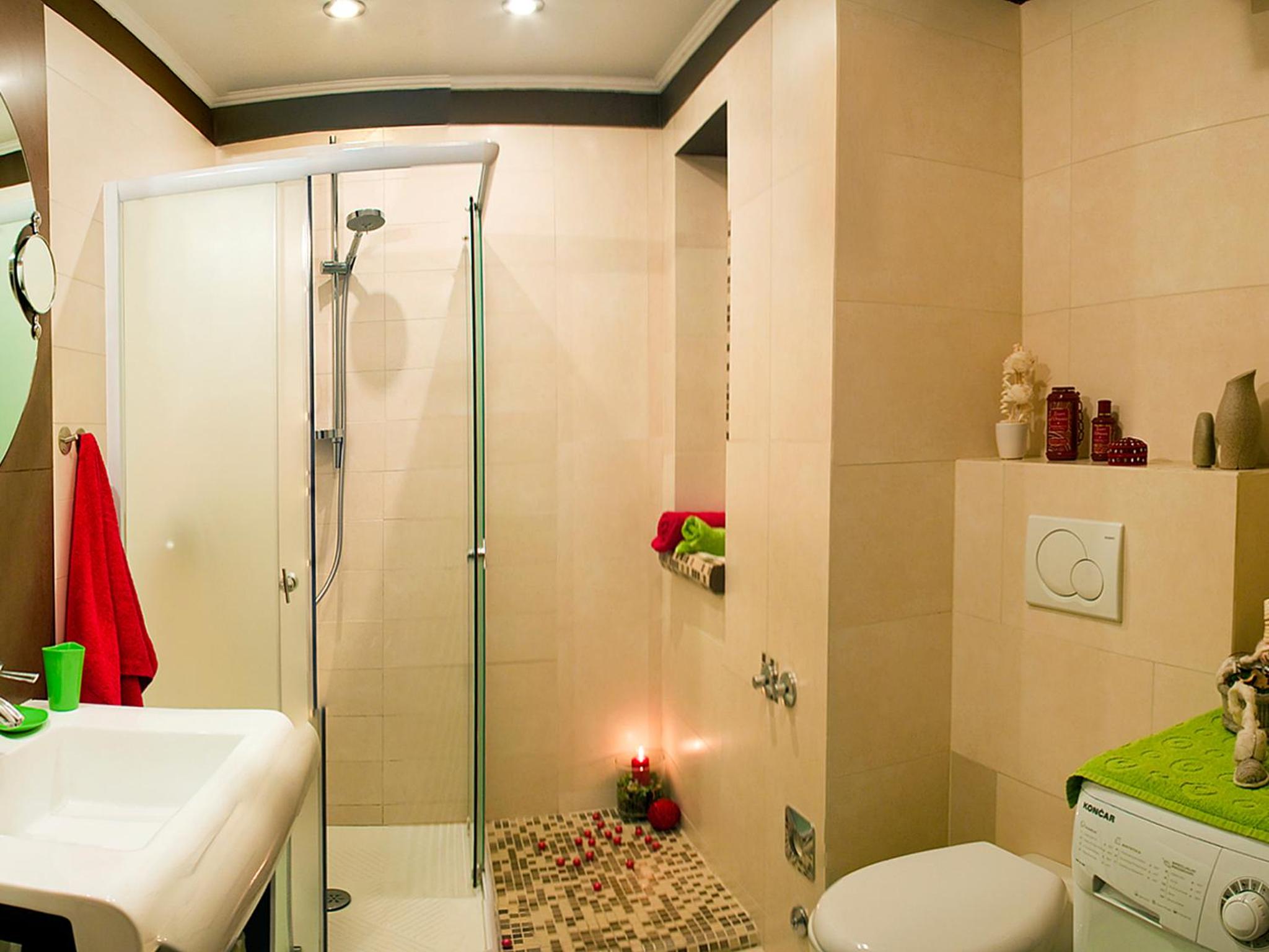 Duplex Three-Bedroom Apartment with Terrace - Photo 18