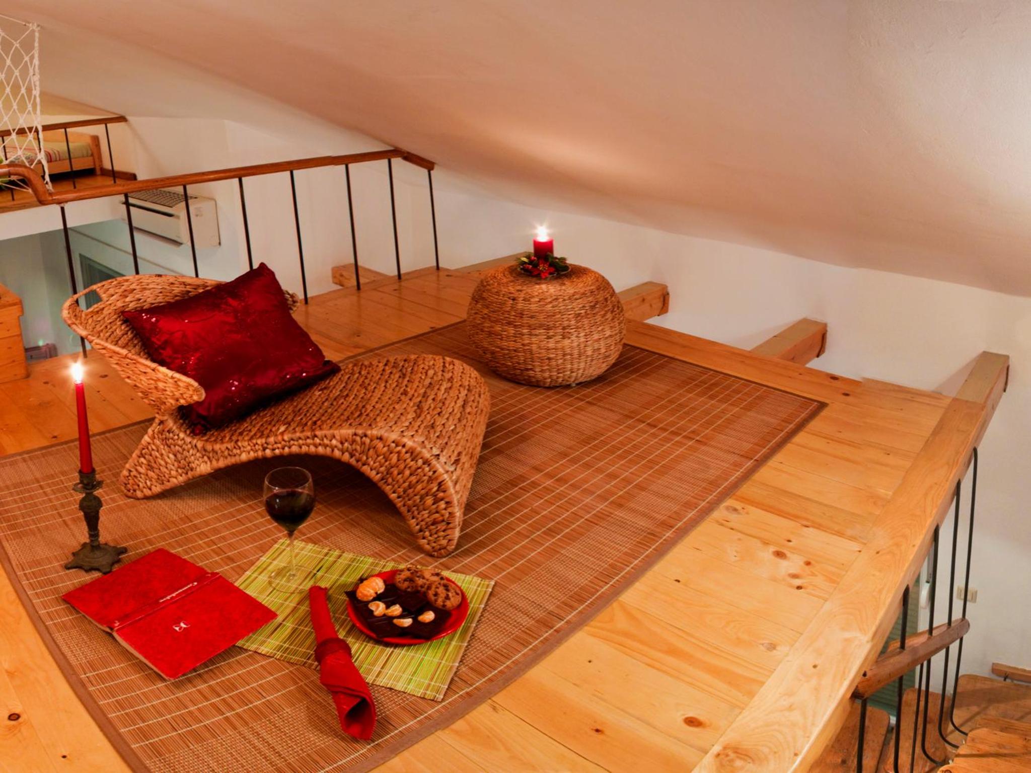 Duplex Three-Bedroom Apartment with Terrace - Photo 4