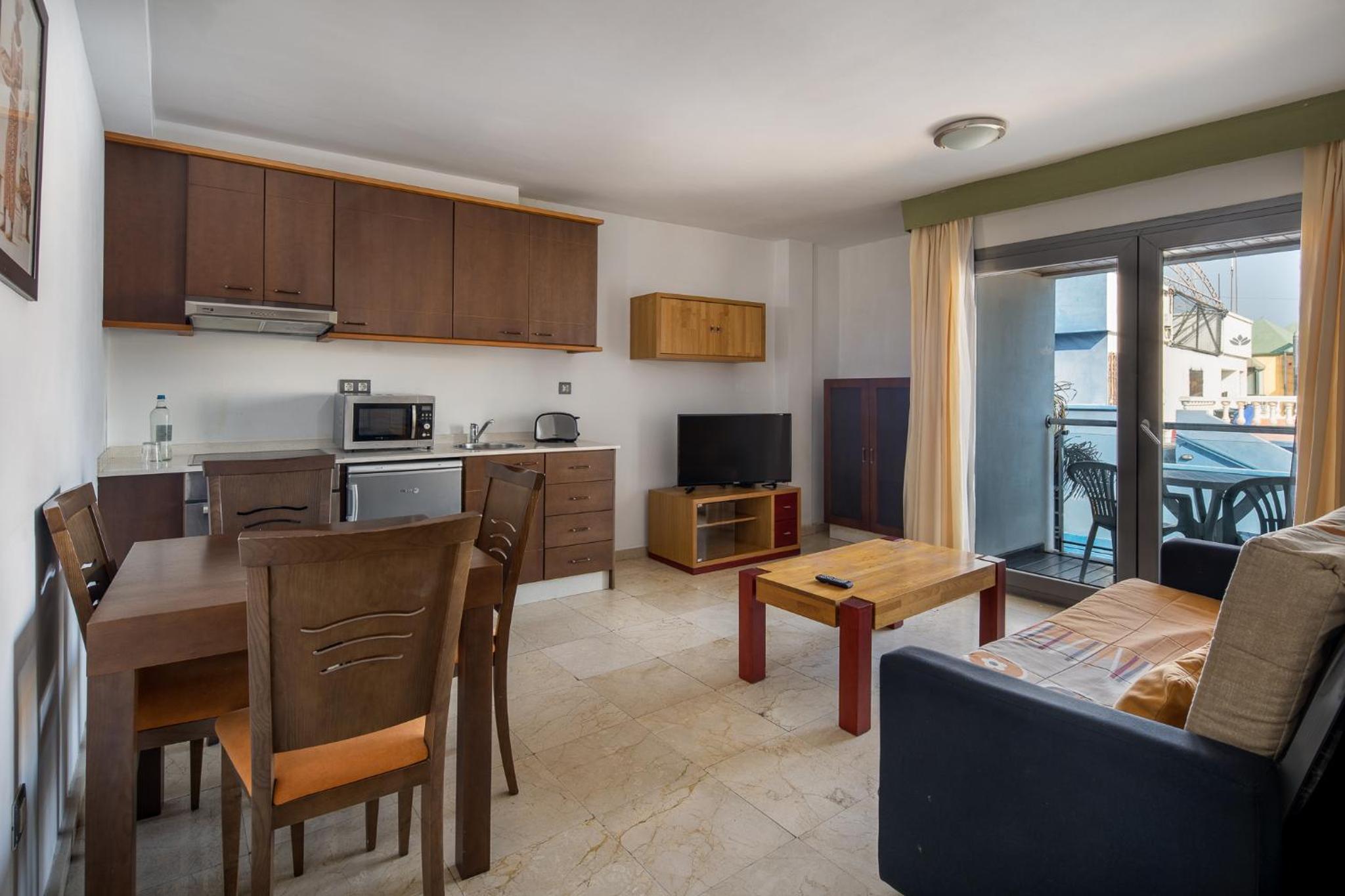 Two-Bedroom Apartment  (3 Adults + 1 Child) thumbnail 5