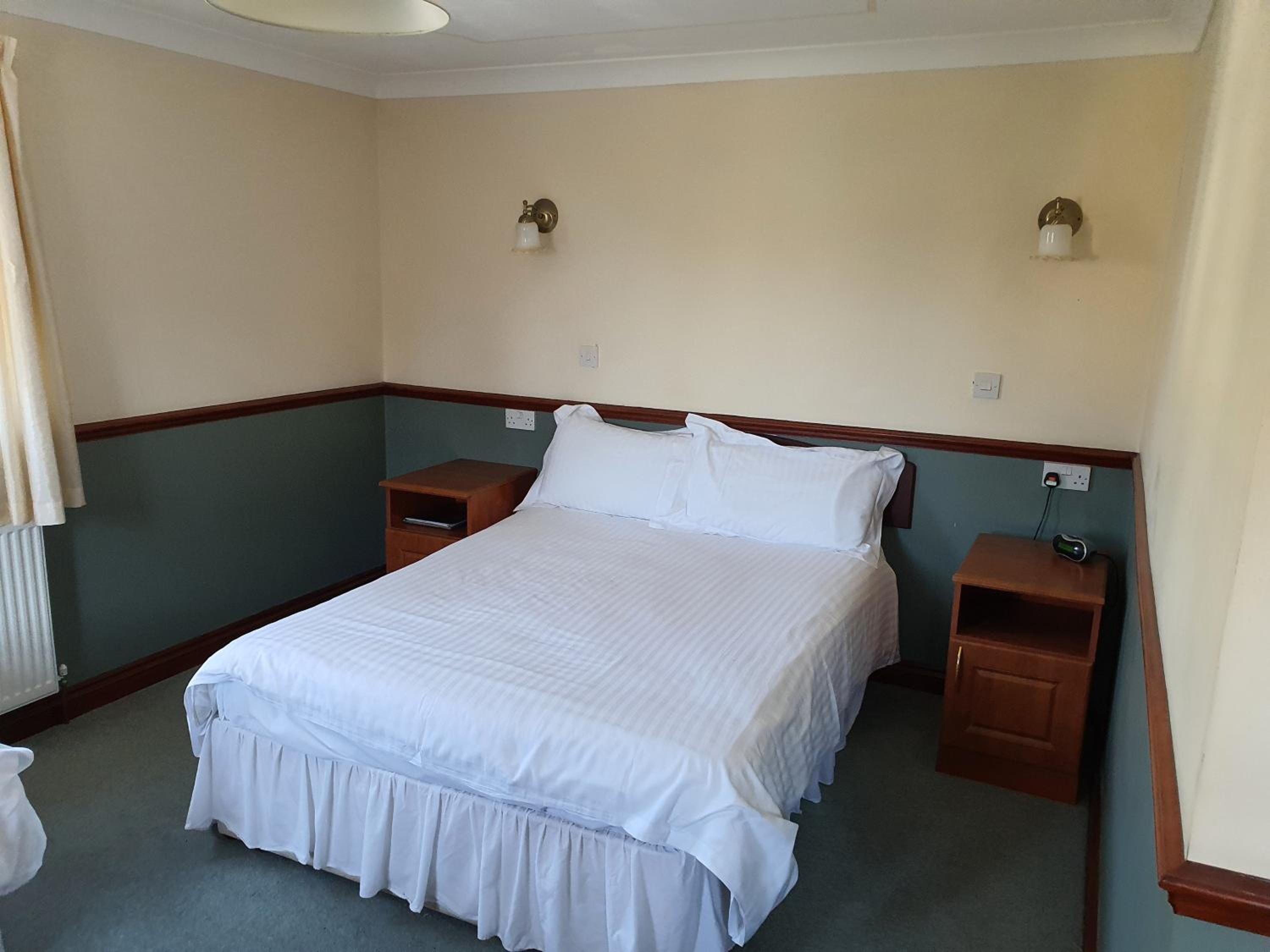 Double Room with Private Bathroom - Photo 3