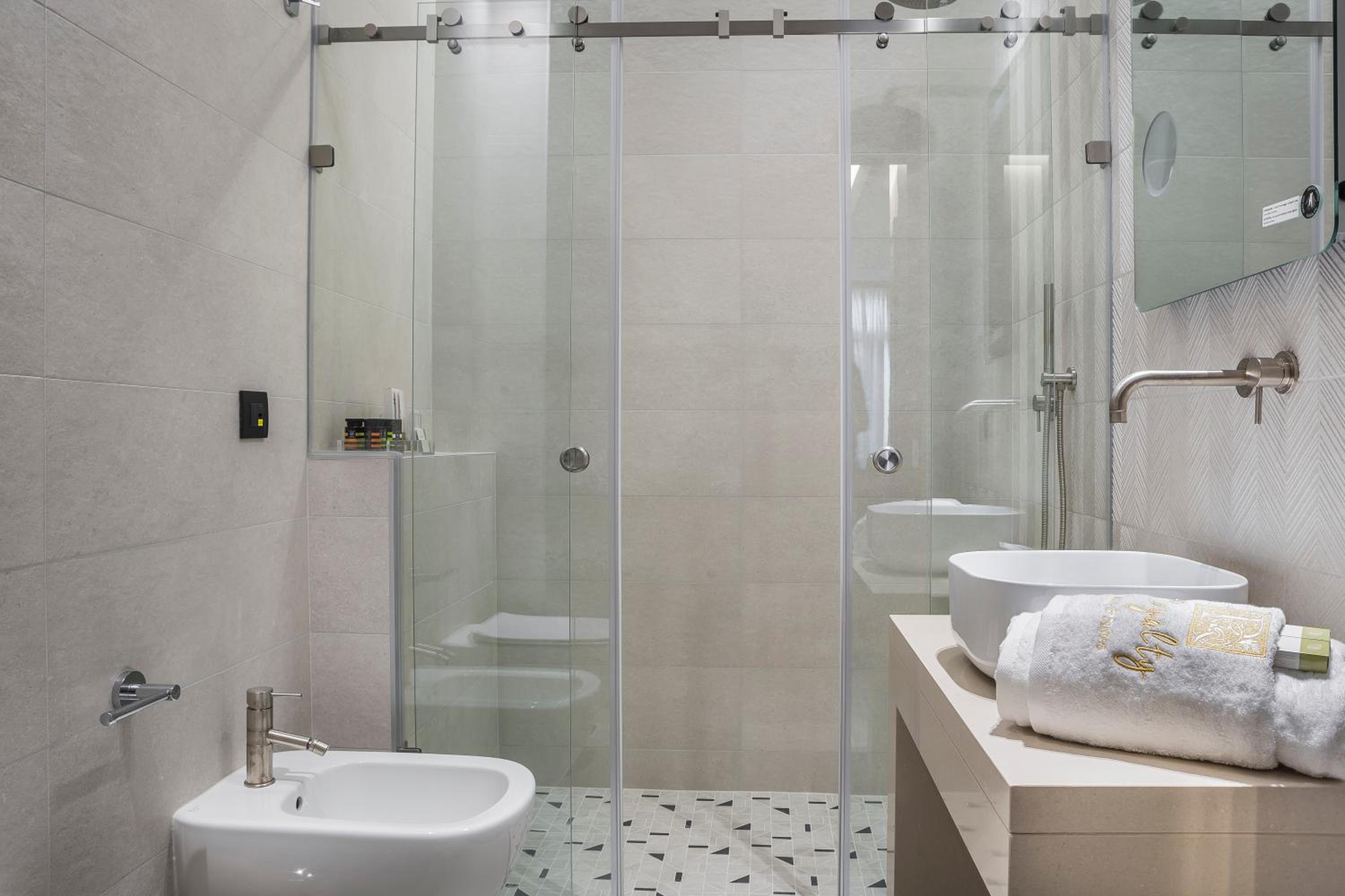 Superior Double or Twin Suite photo 2
