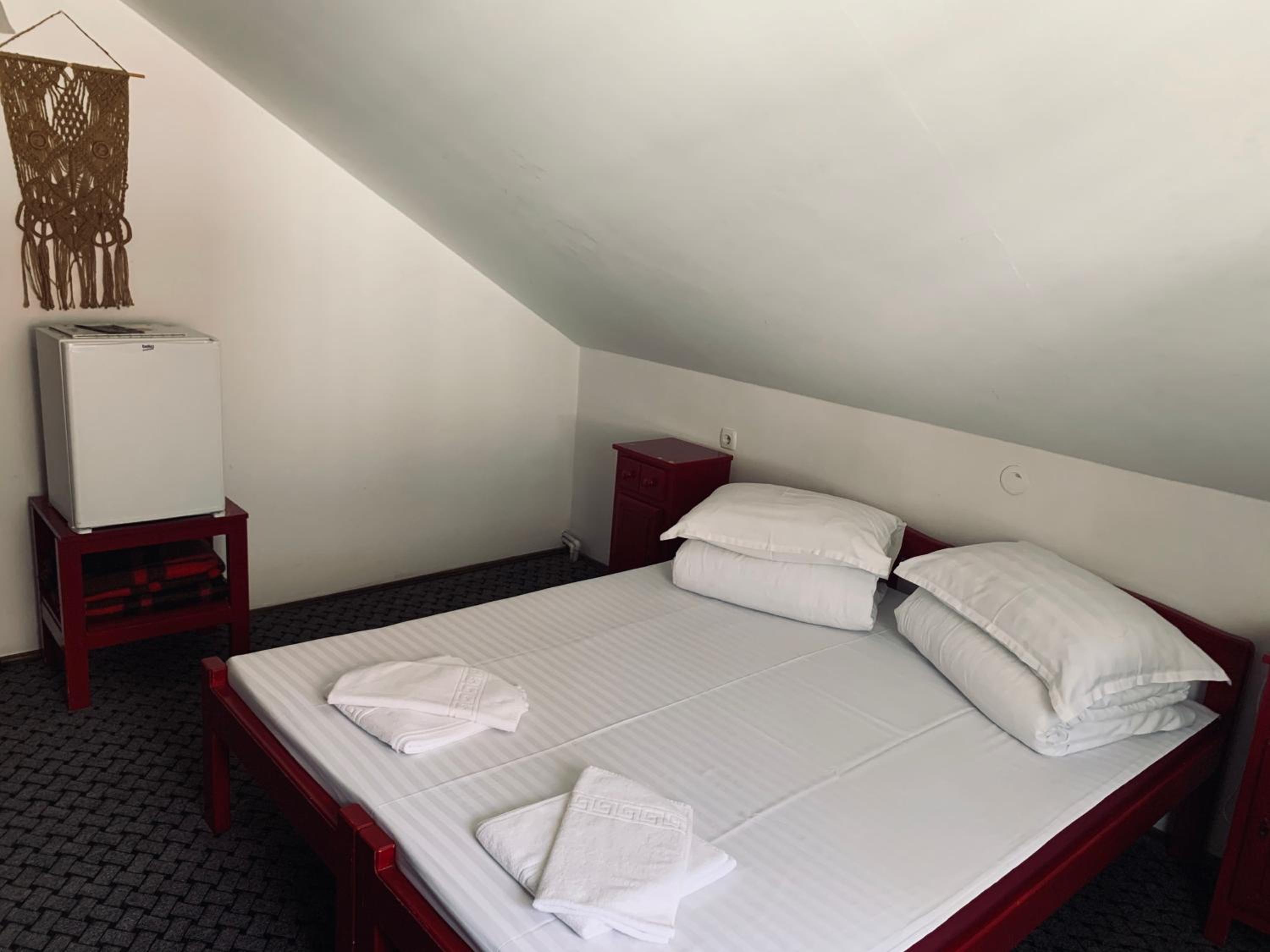 Standard Queen Room photo 2
