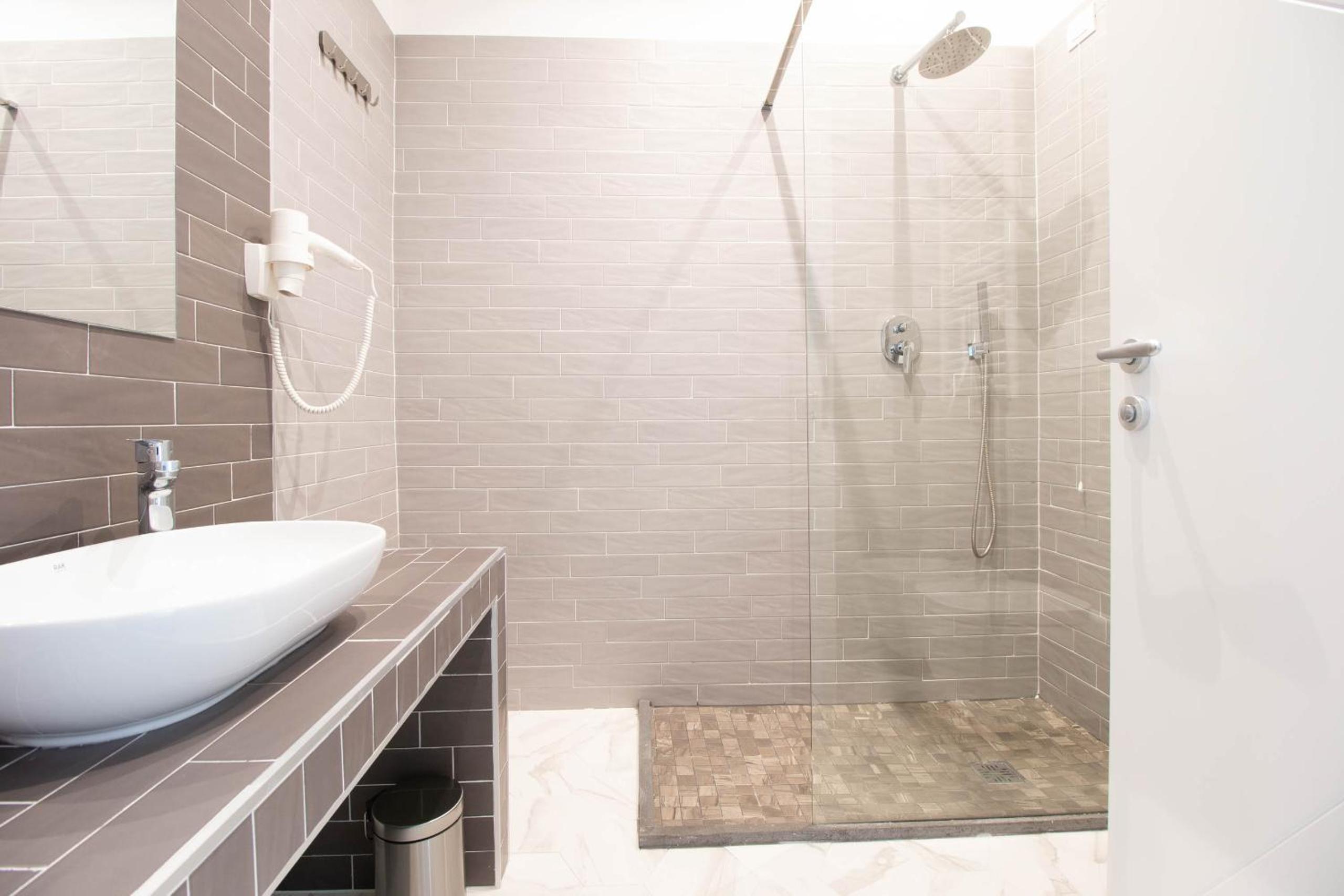 Double Room with Sea View - Photo 4