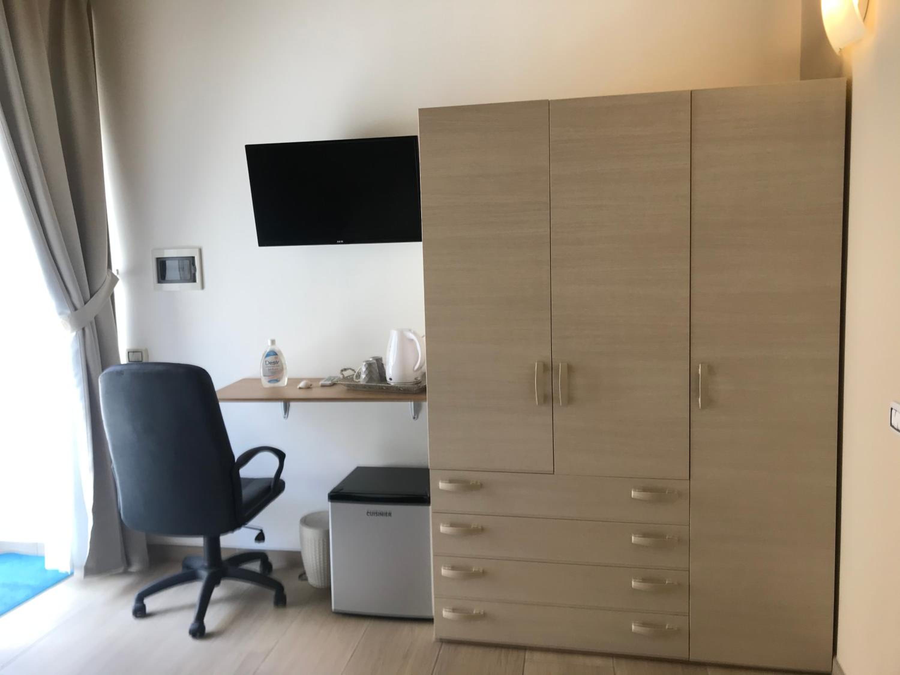Studio Apartment - Photo 43