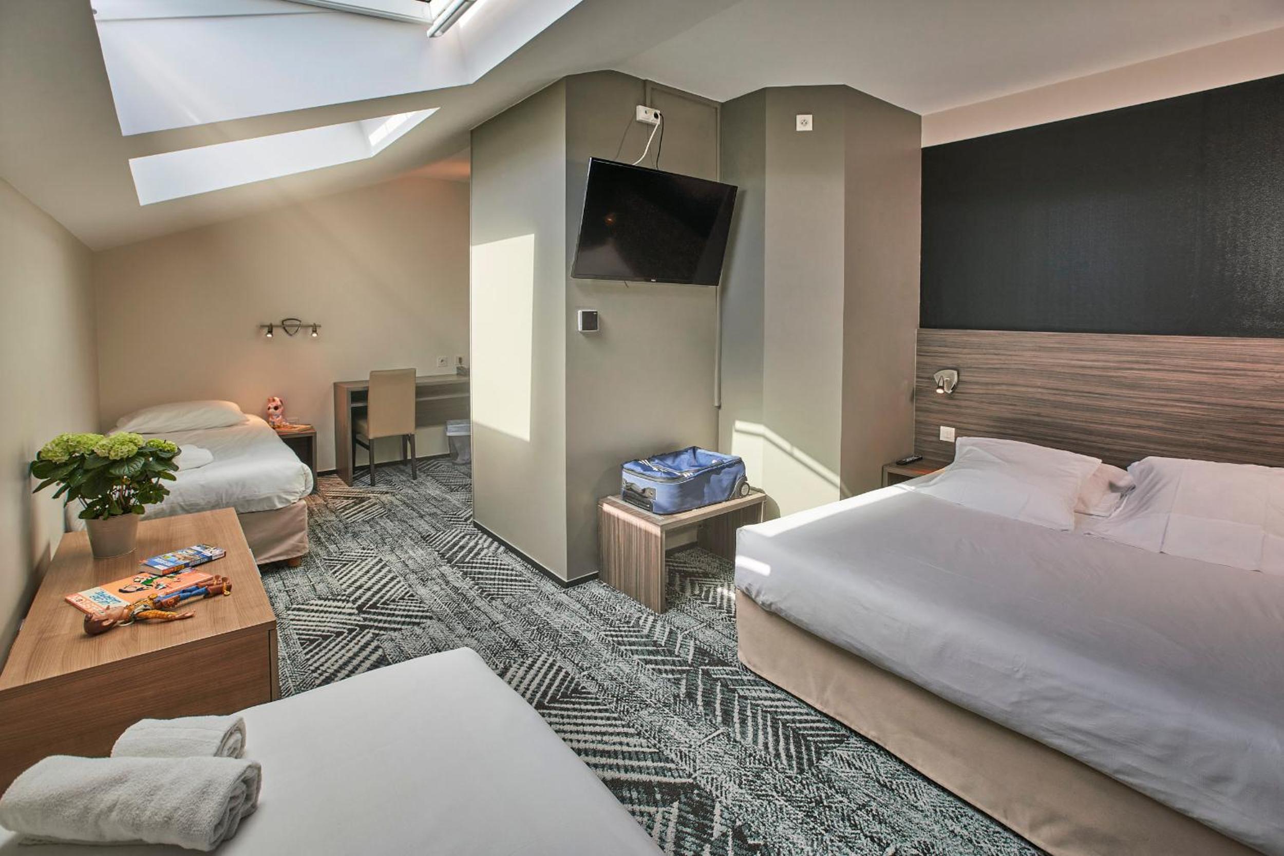 Quadruple Room - Photo 1