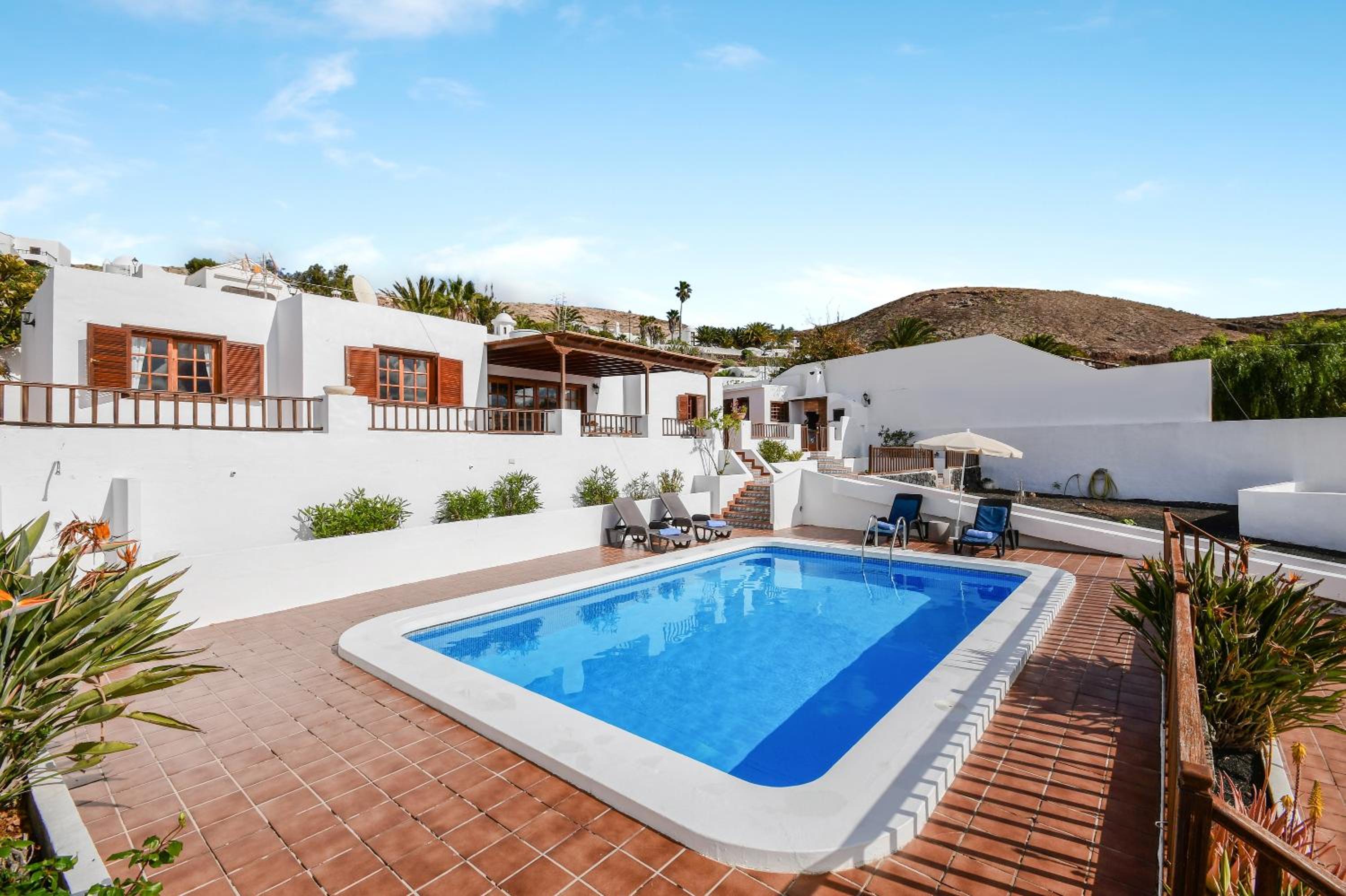 Villa with Sea View - Photo 14