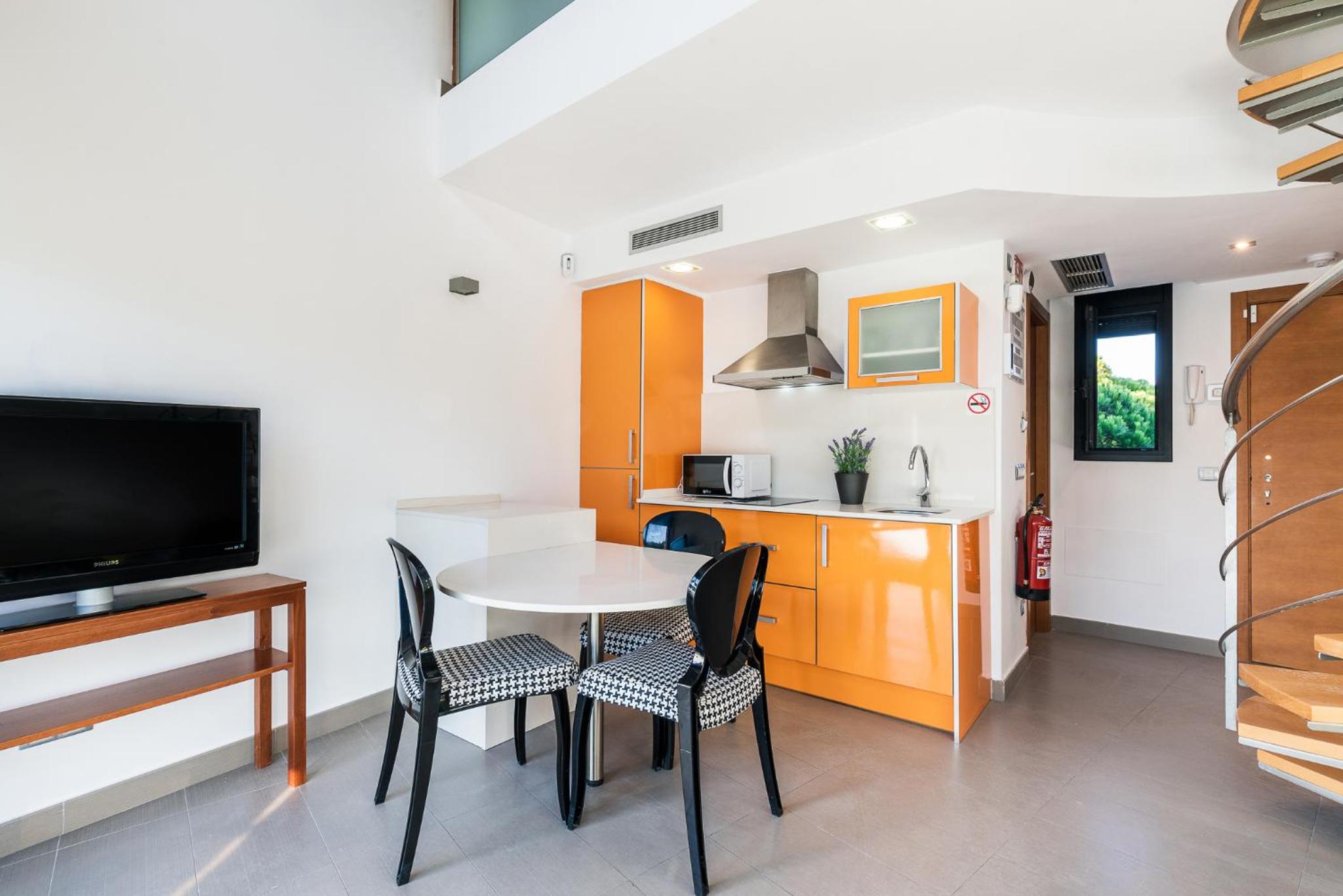 Duplex Apartment - Photo 3