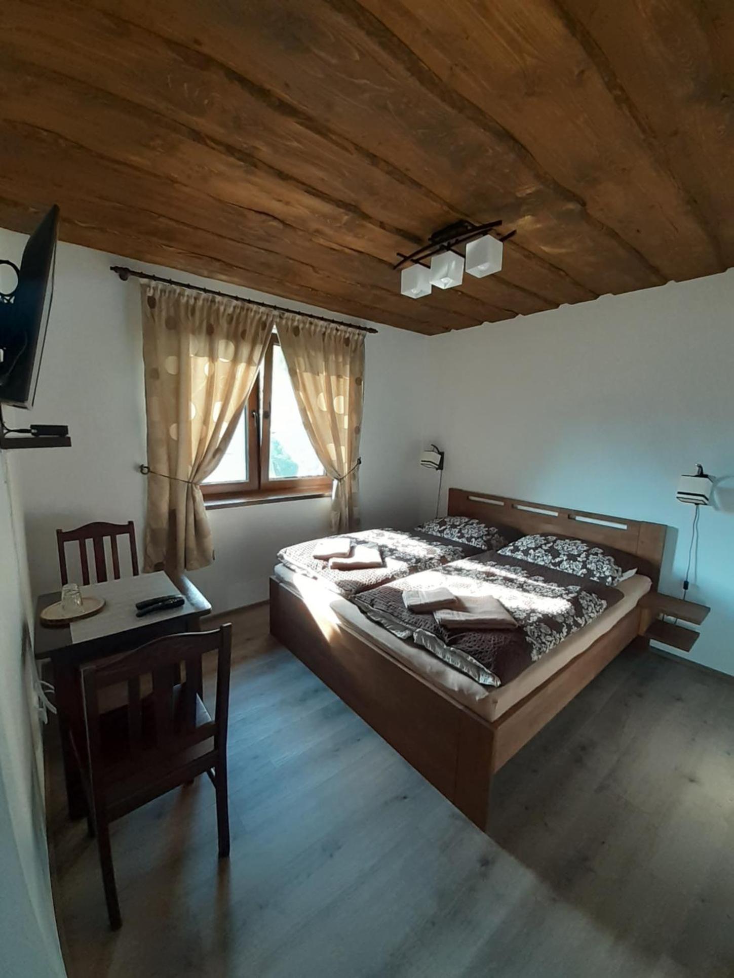 Double Room with Private Bathroom photo 3