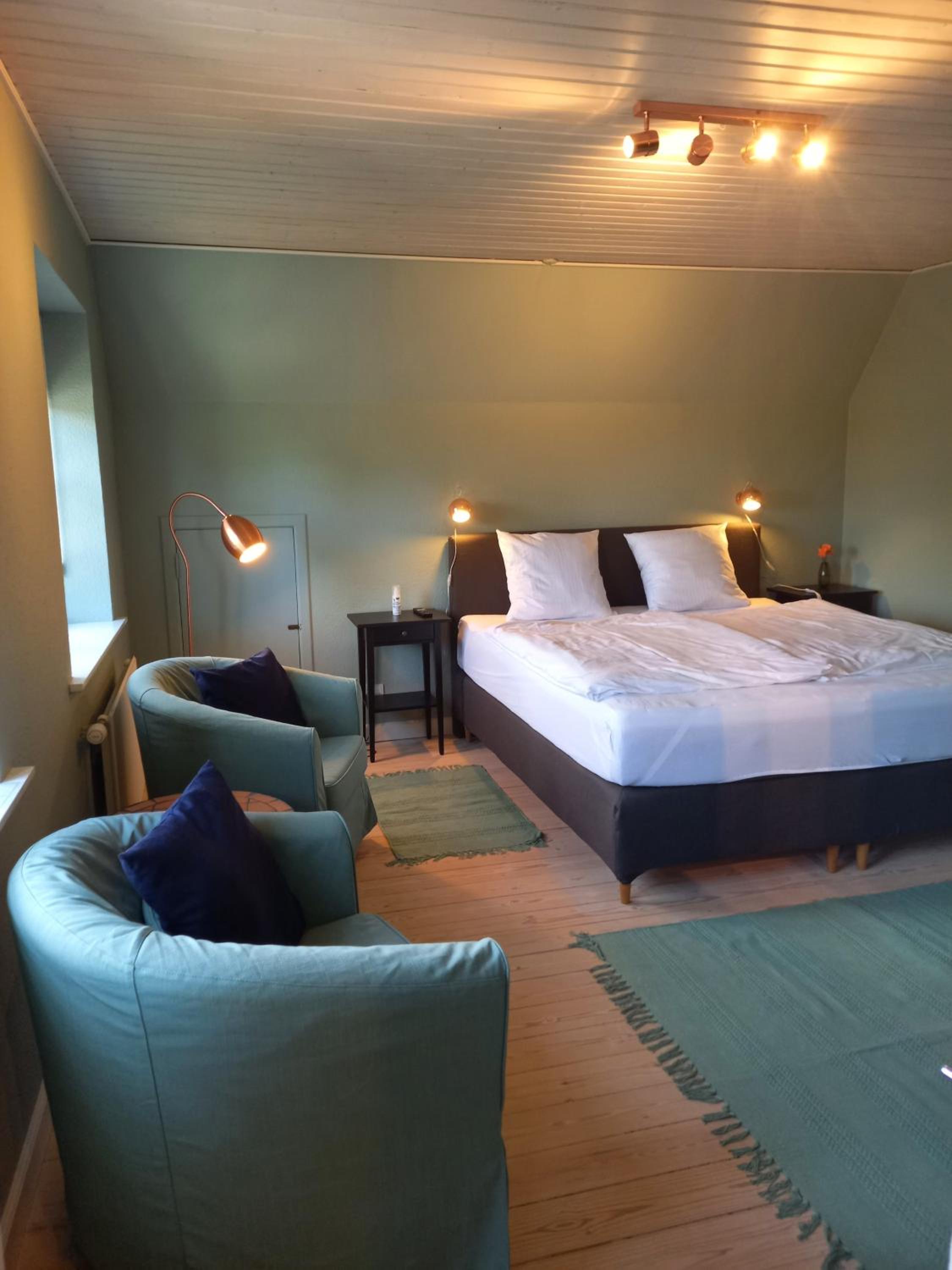 Double Room With Shared Bathroom photo 1