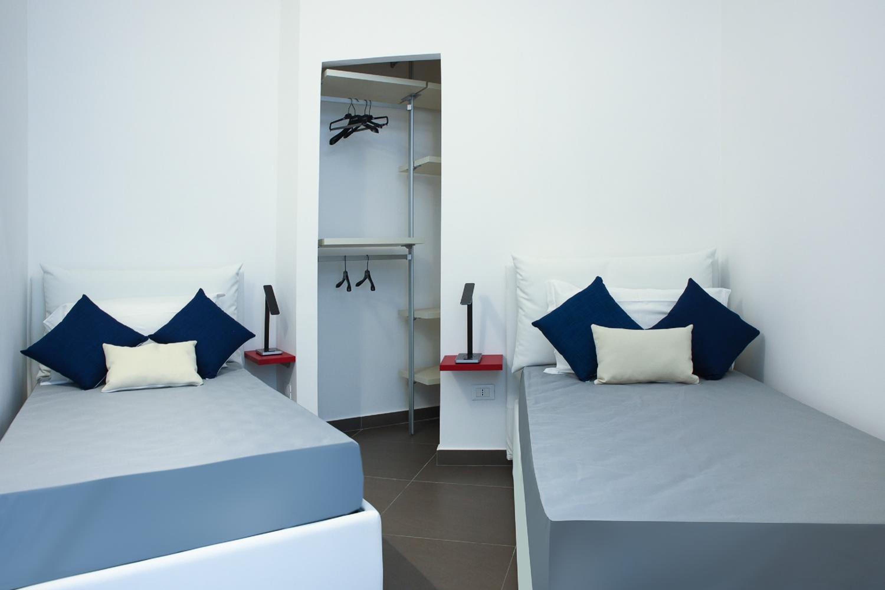 Twin Room - Photo 1