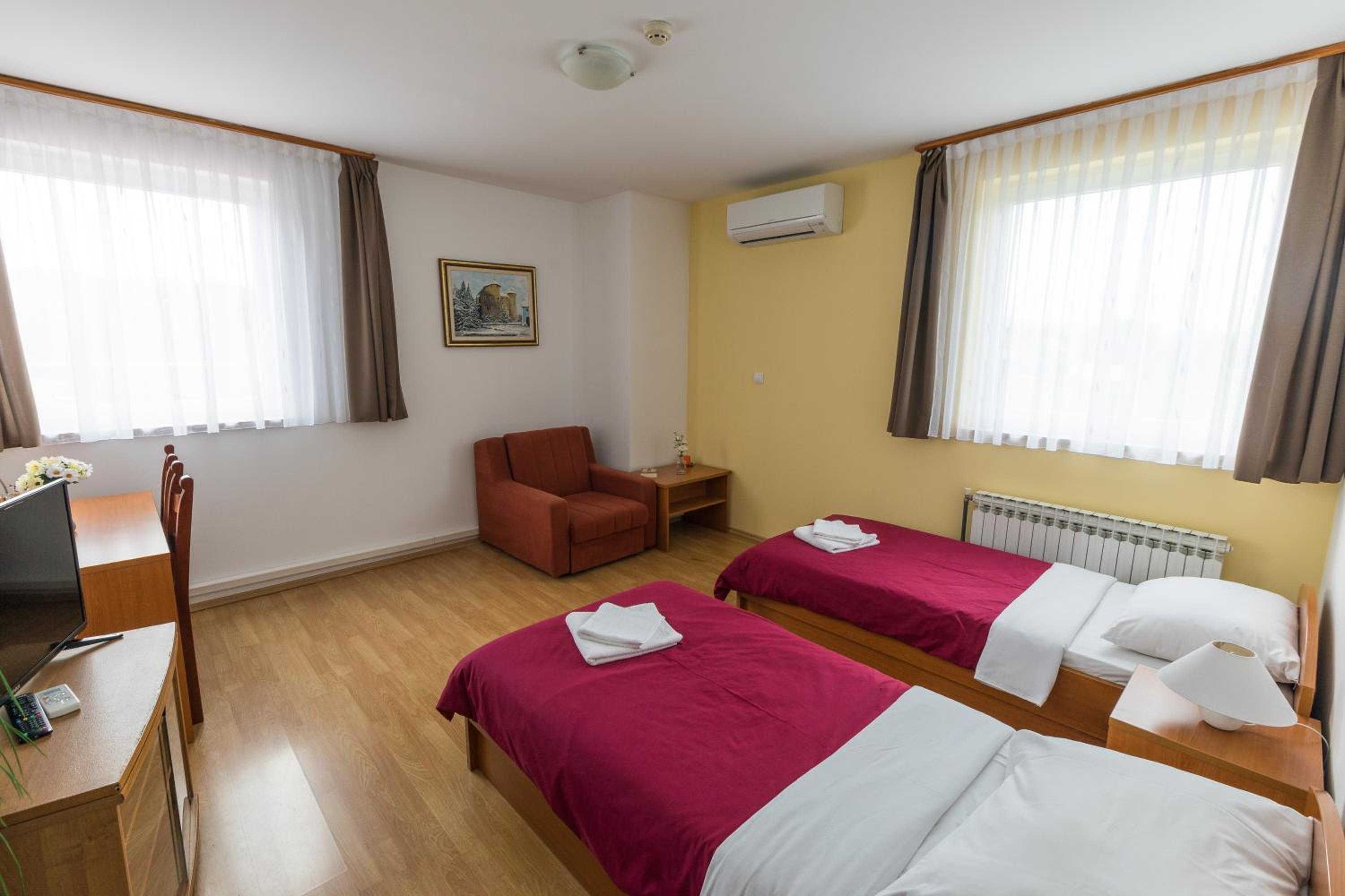 Double or Twin Room - Photo 1
