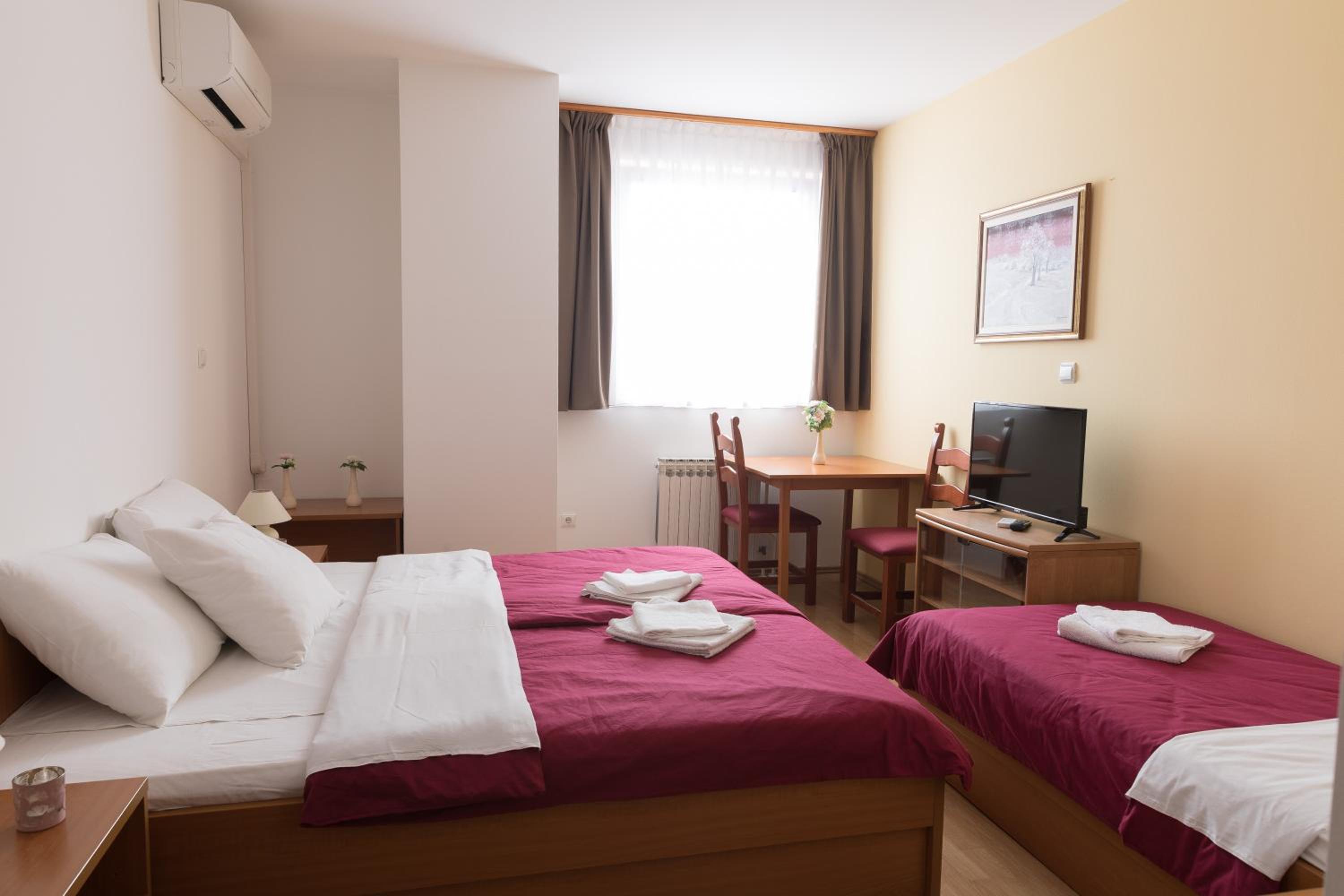 Triple Room - Photo 2