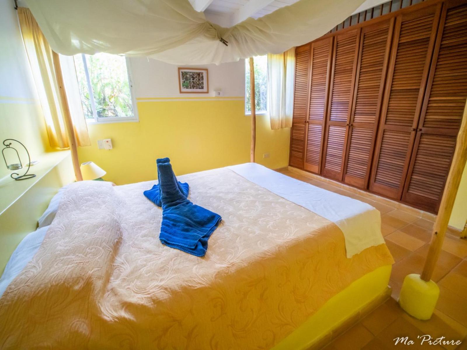Villa photo 2