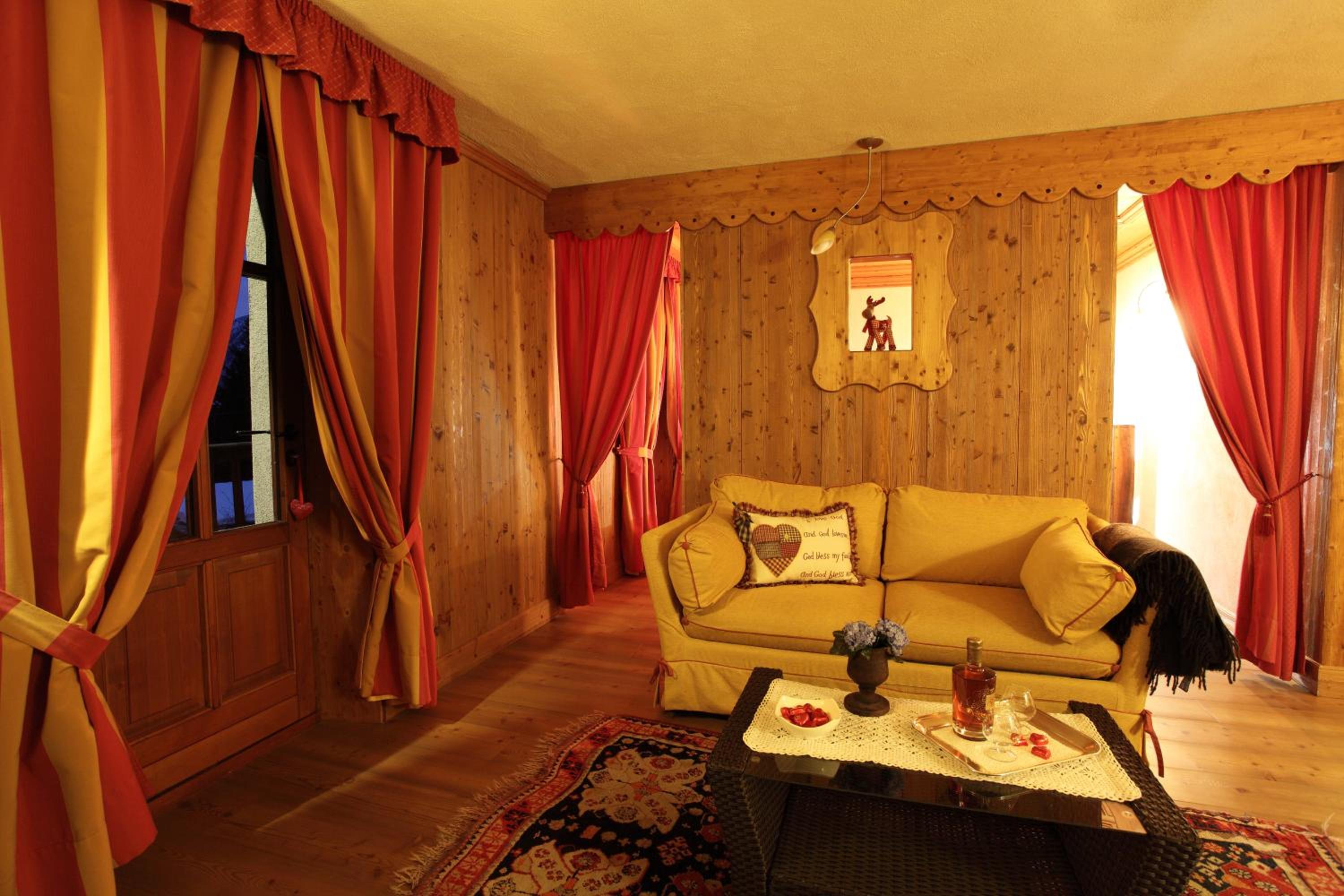 Suite (2 Adults) - Photo 18