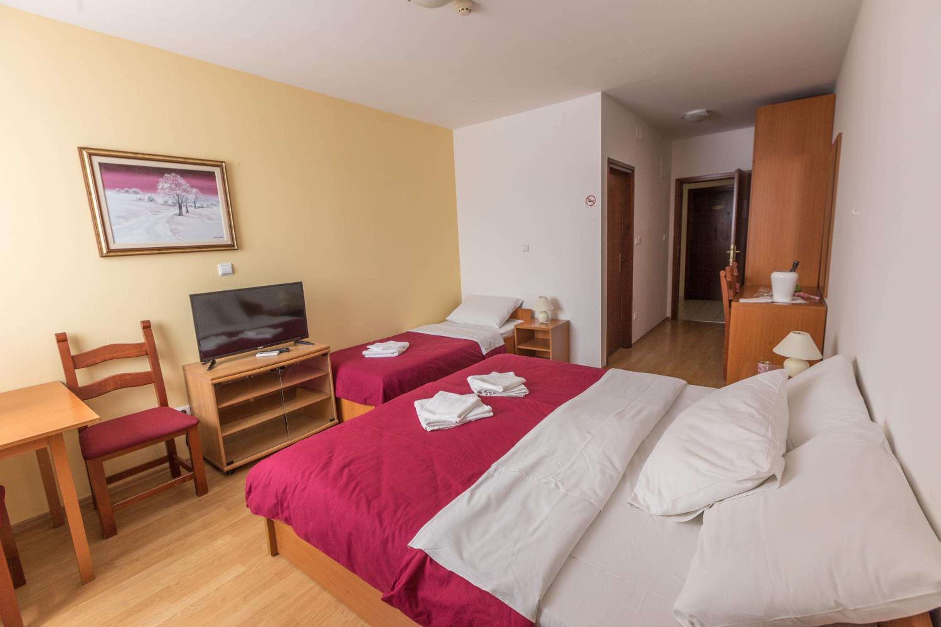 Triple Room - Photo 4