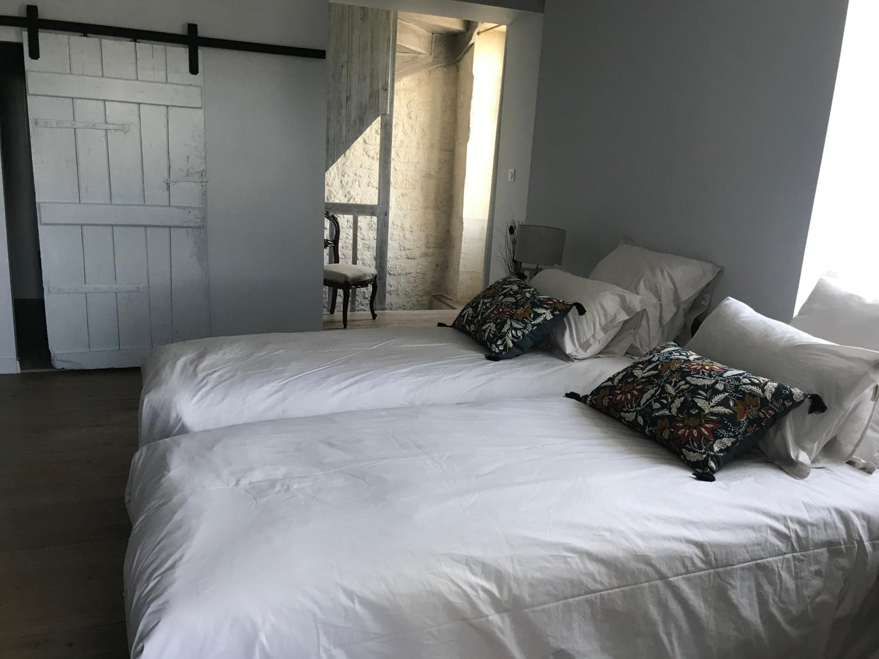 Deluxe Double or Twin Room - Photo 4