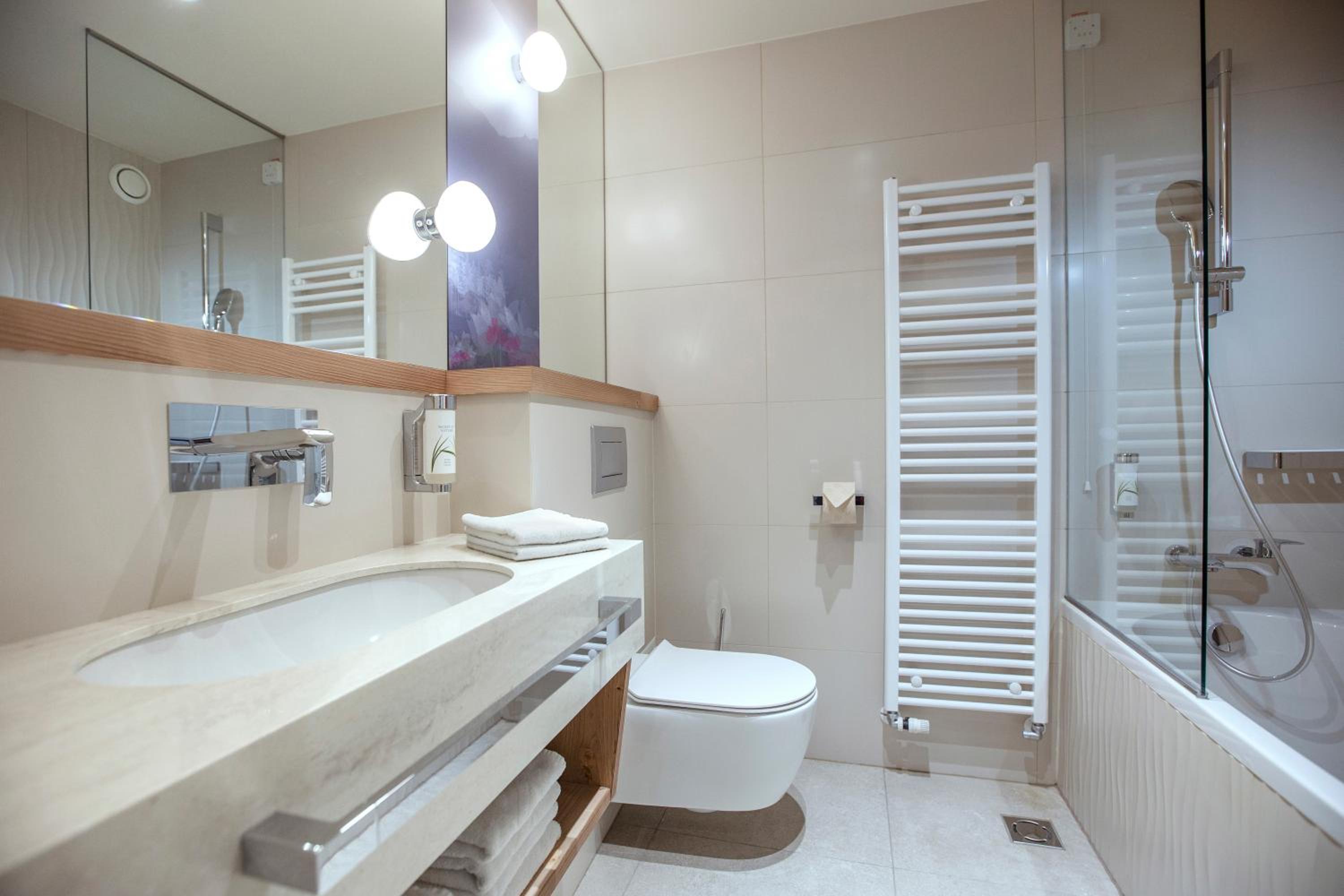 Double Room with Balcony - Photo 2
