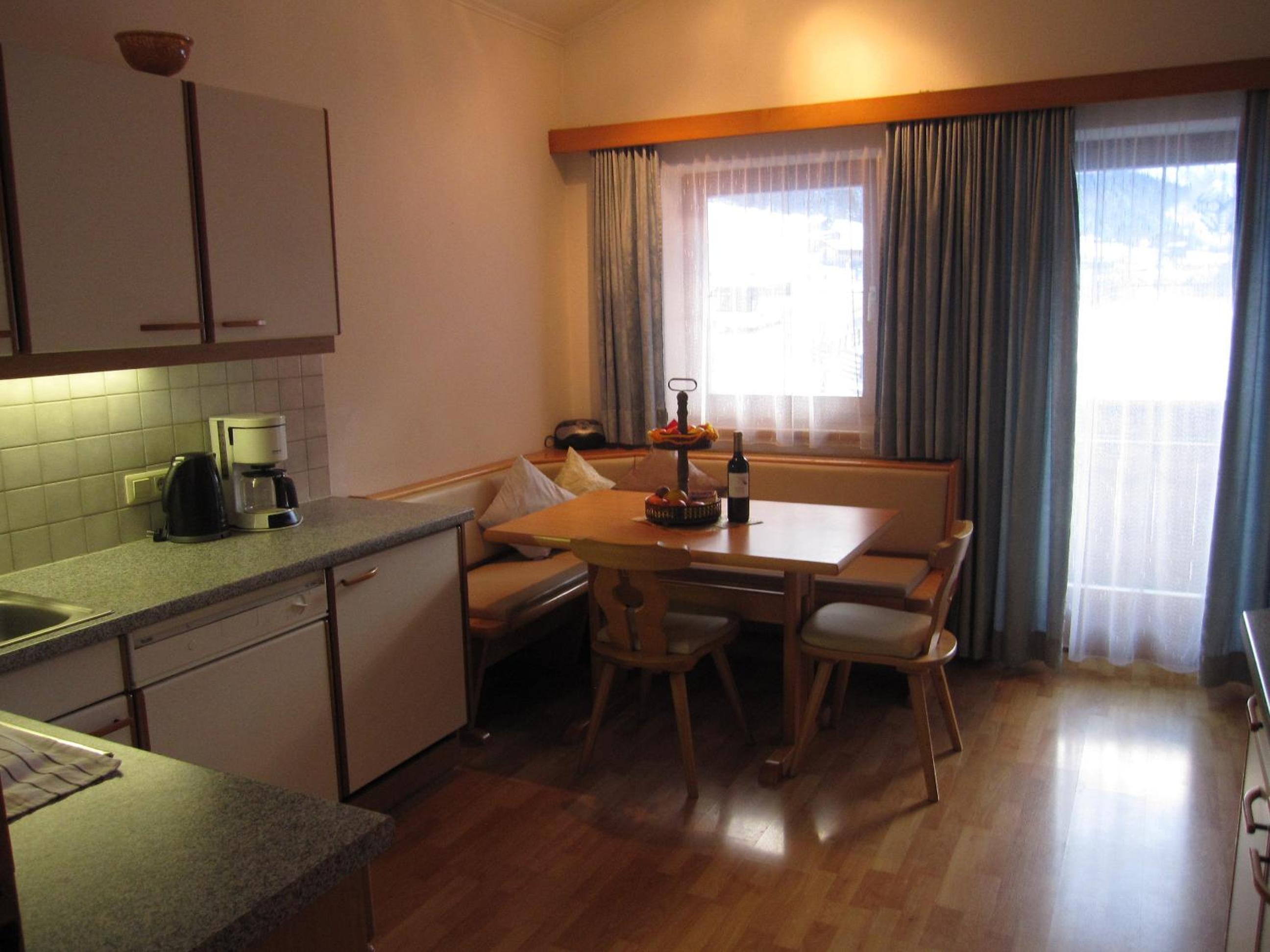 Two-Bedroom Apartment with Balcony photo 2