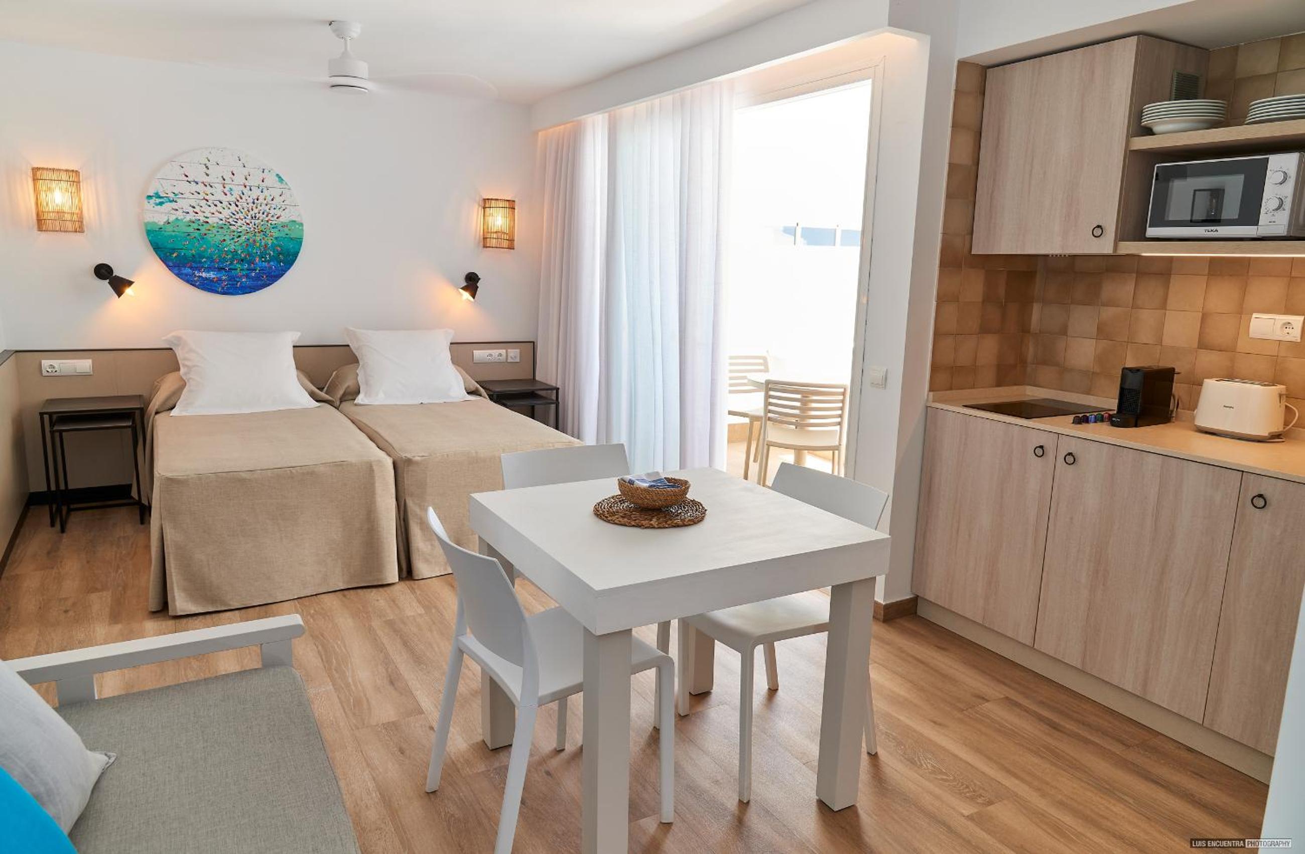 Apartment with Sea View photo 2