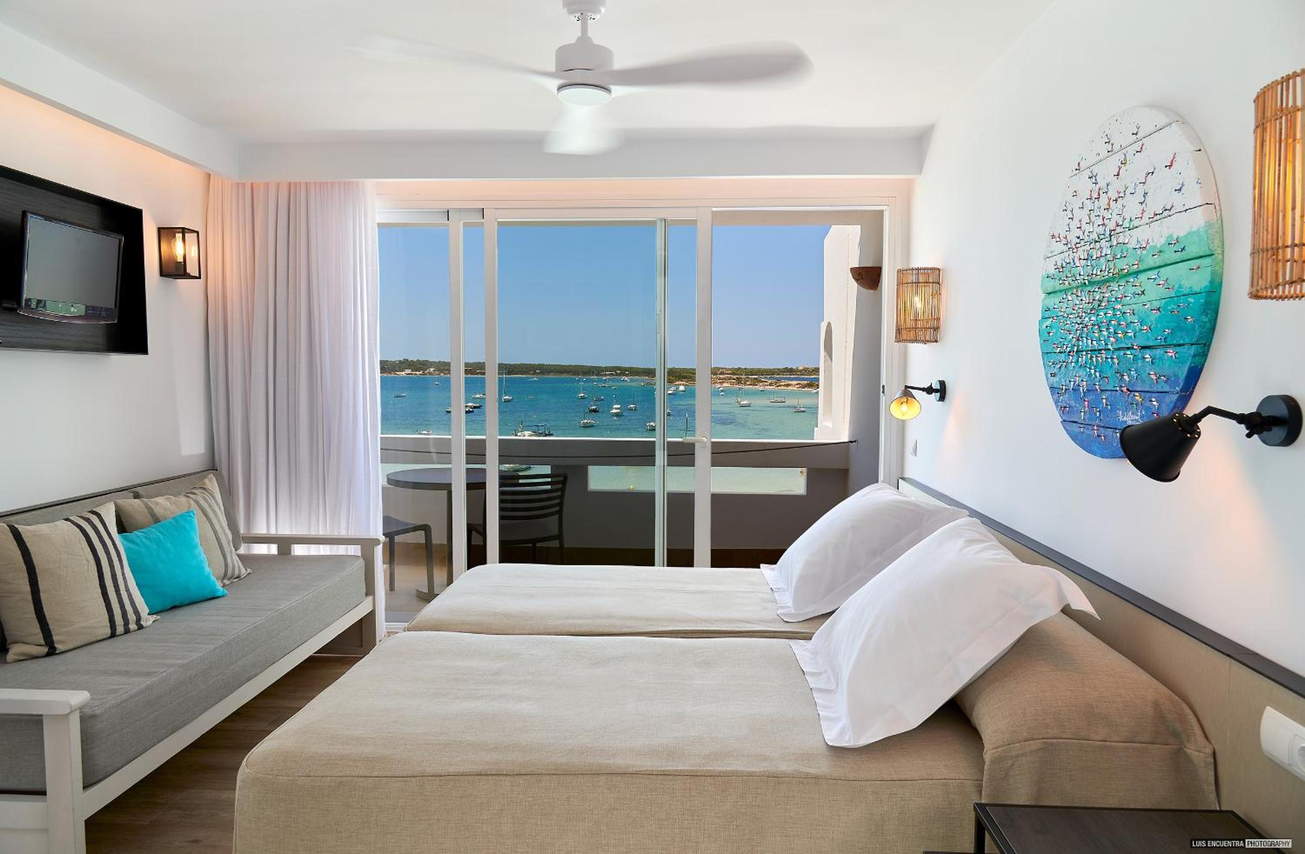 Estudio con vista al mar