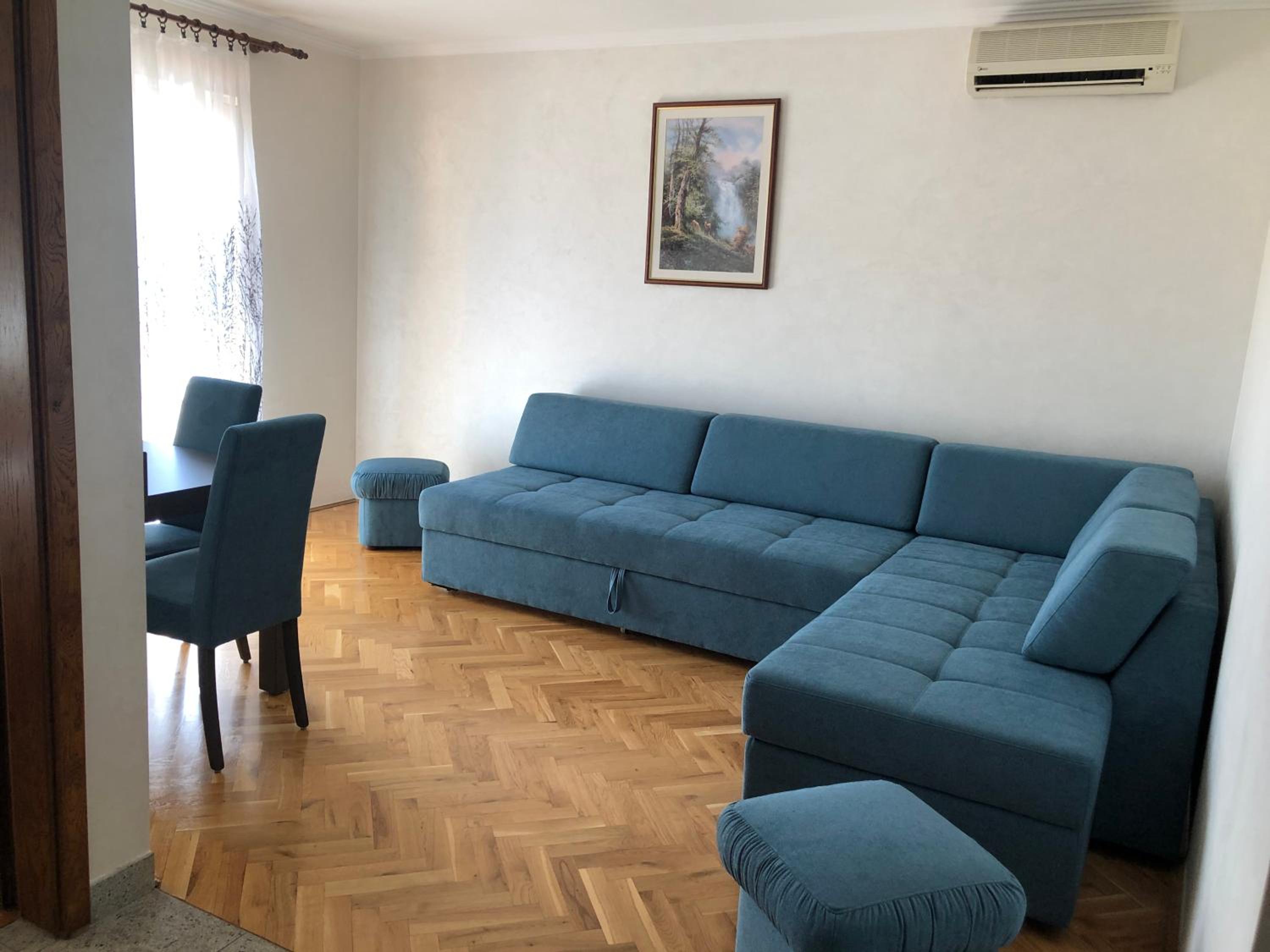Two-Bedroom Apartment with Balcony and Sea View (6 Adults)