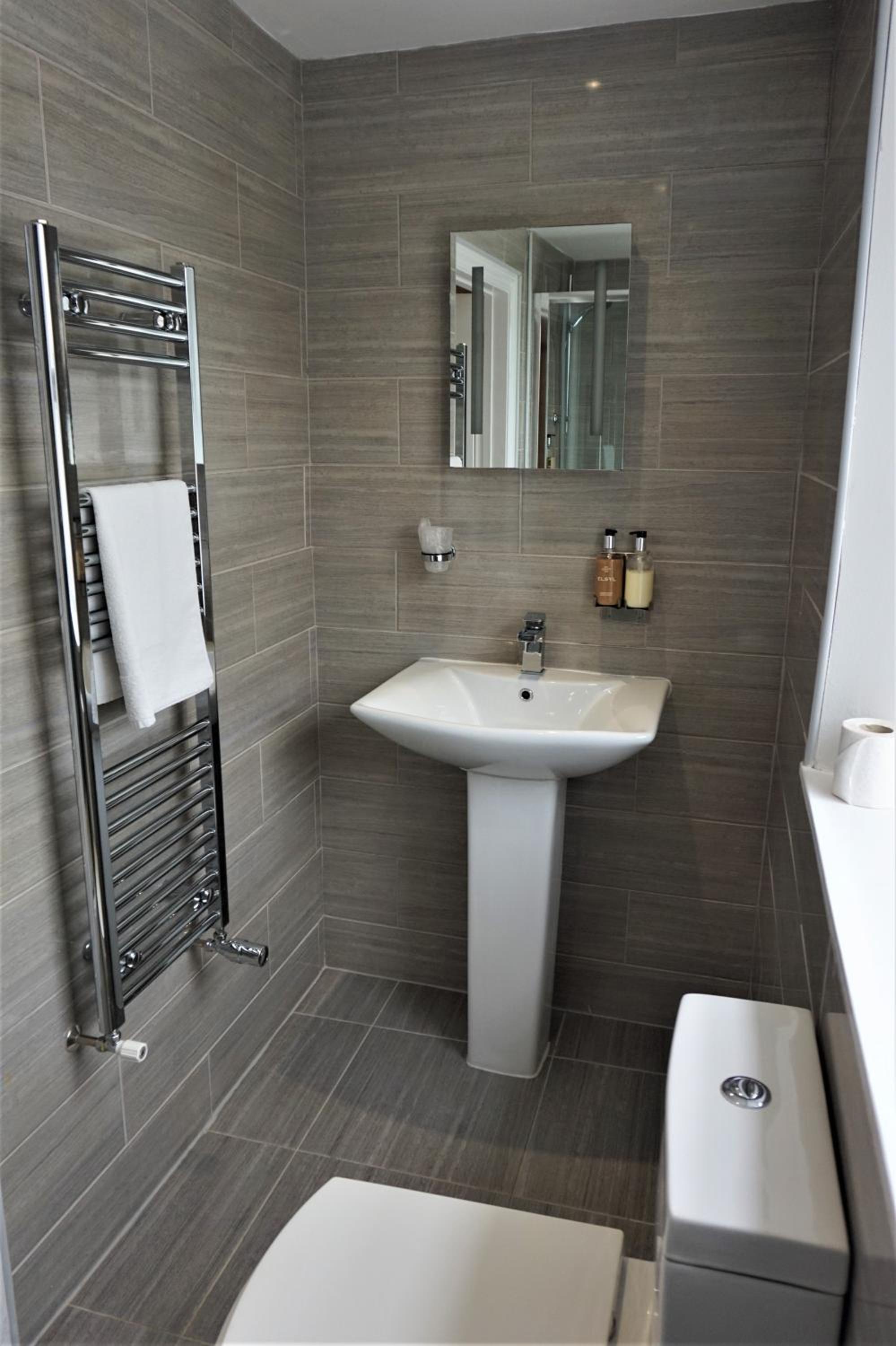 Twin Room - Photo 10
