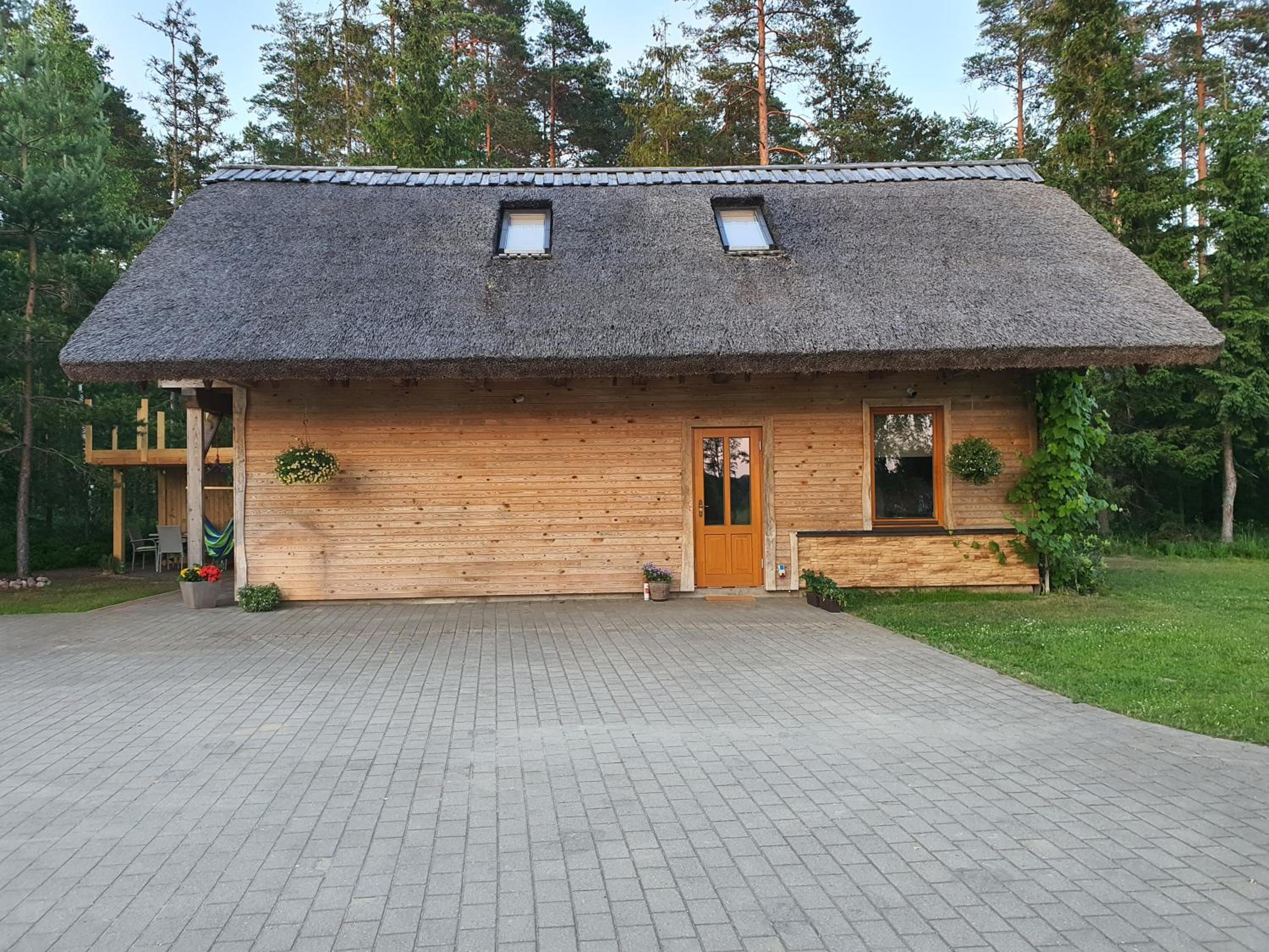 Three-Bedroom House - Forest  - Photo 9