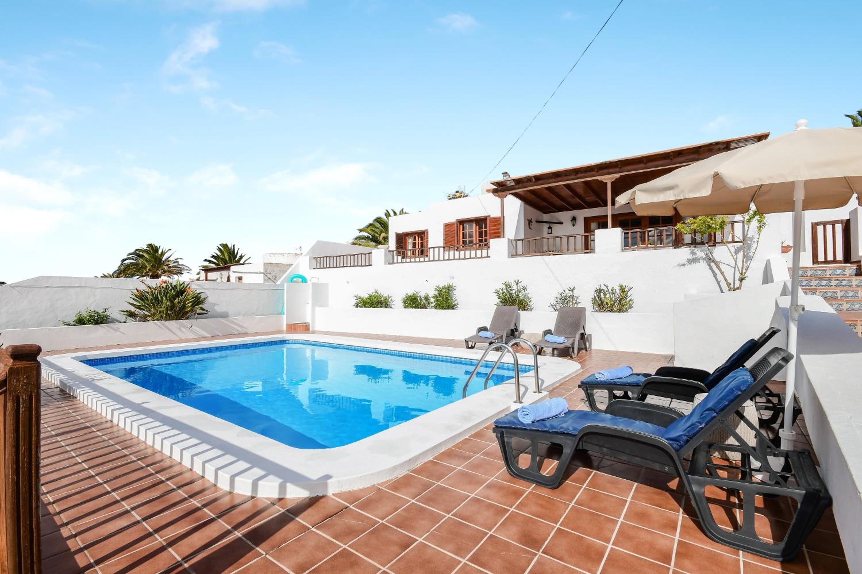 Villa with Sea View - Photo 25
