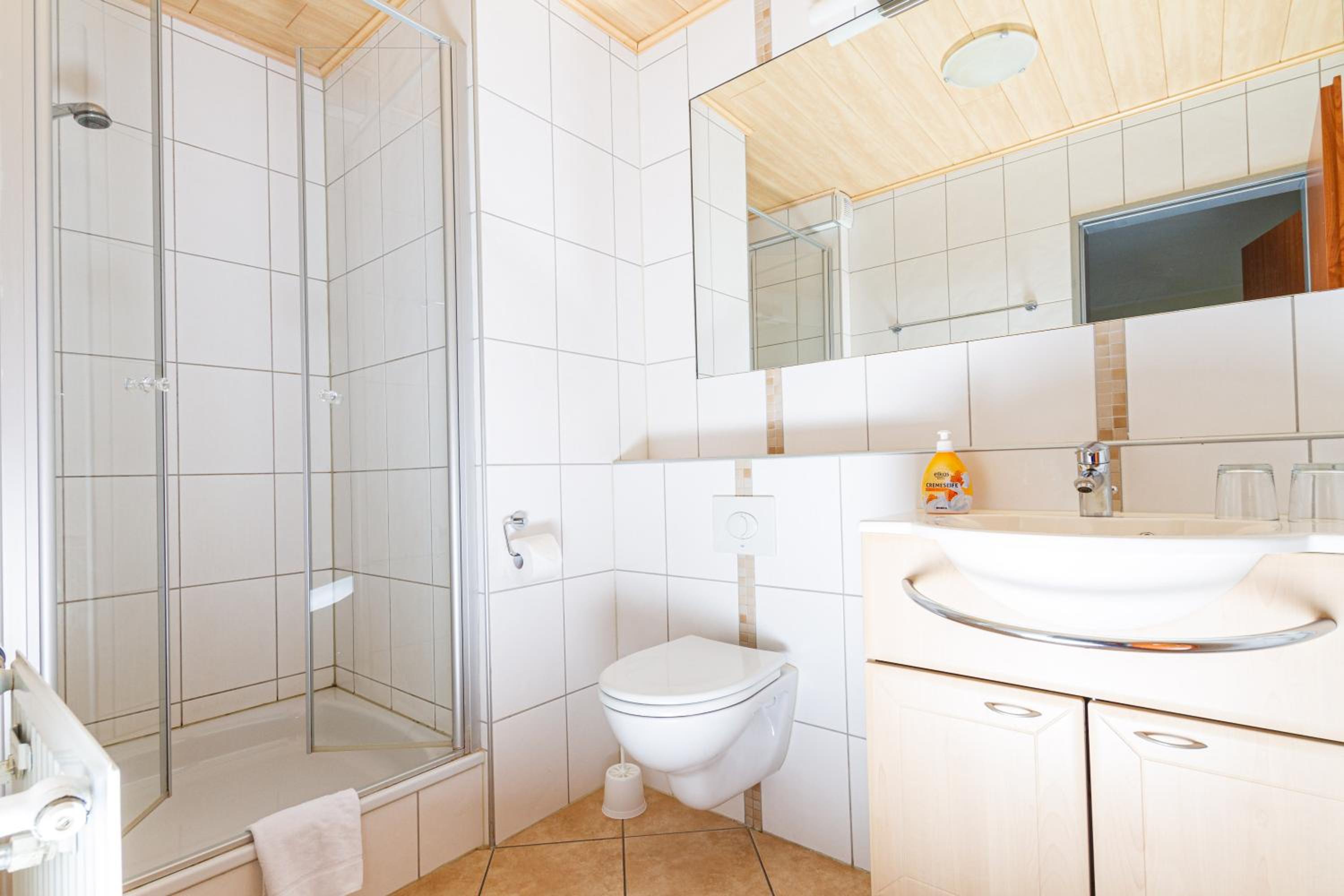 Standard Double or Twin Room - Photo 6