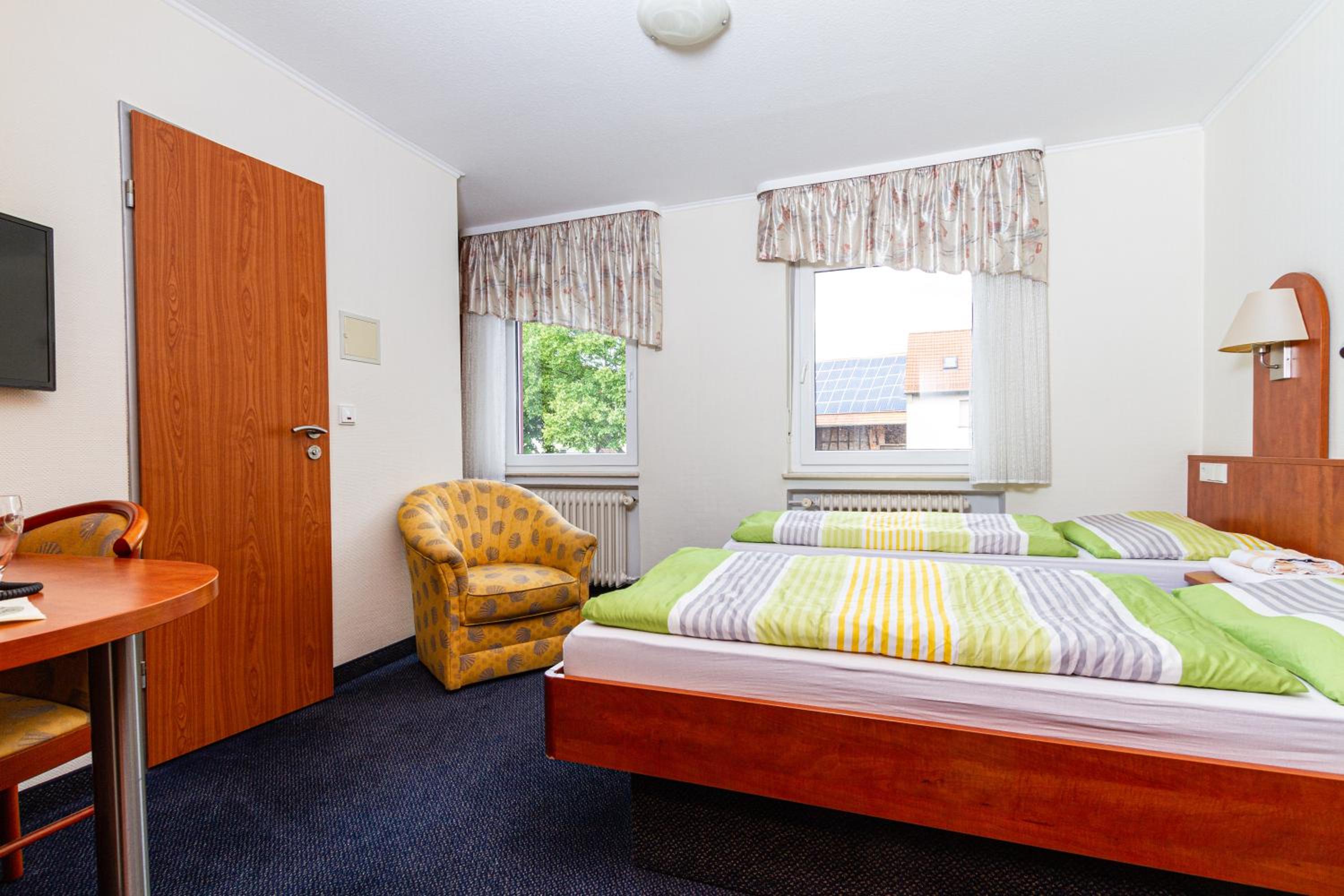 Standard Double or Twin Room - Photo 4