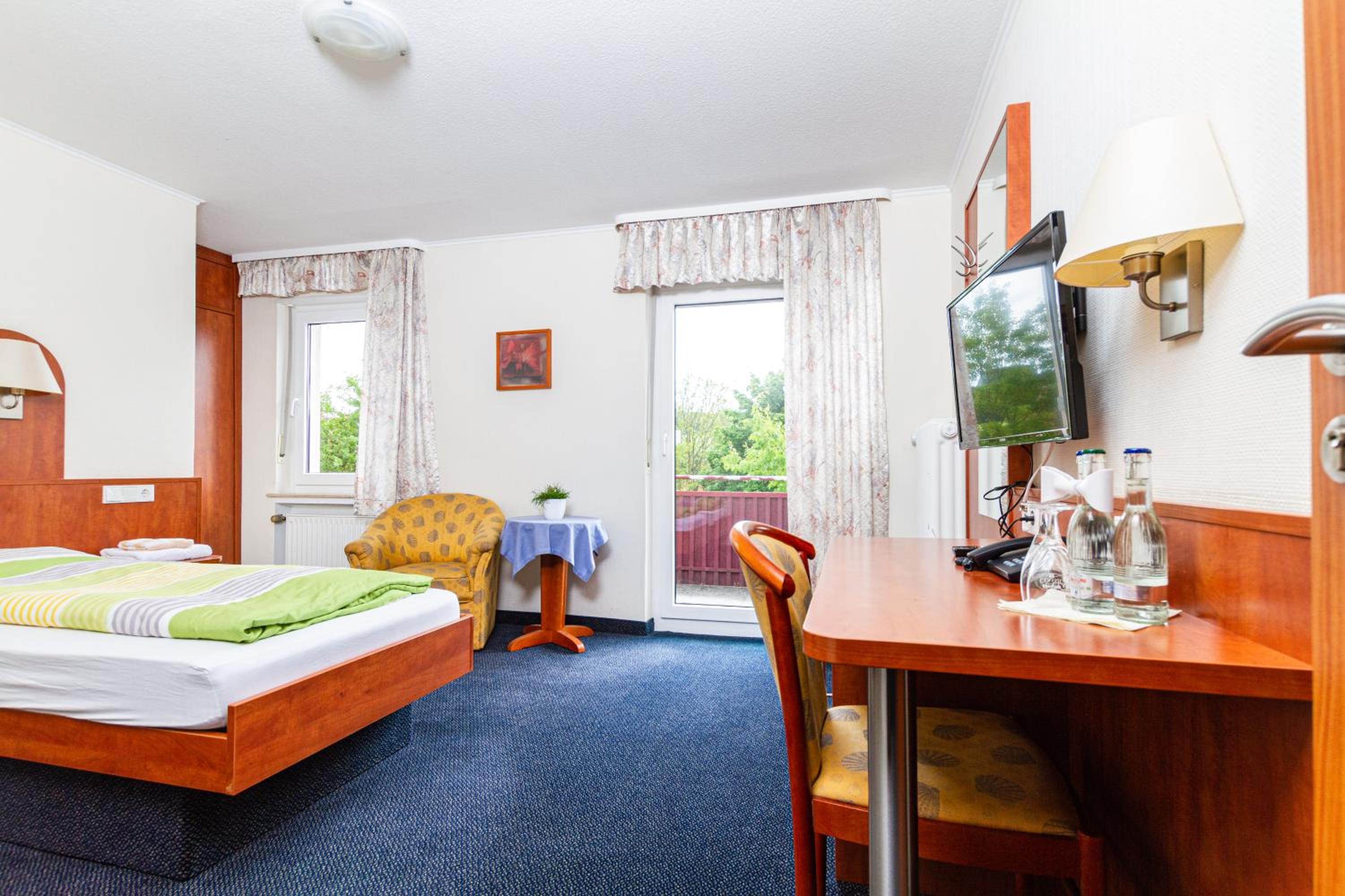 Standard Double or Twin Room - Photo 3