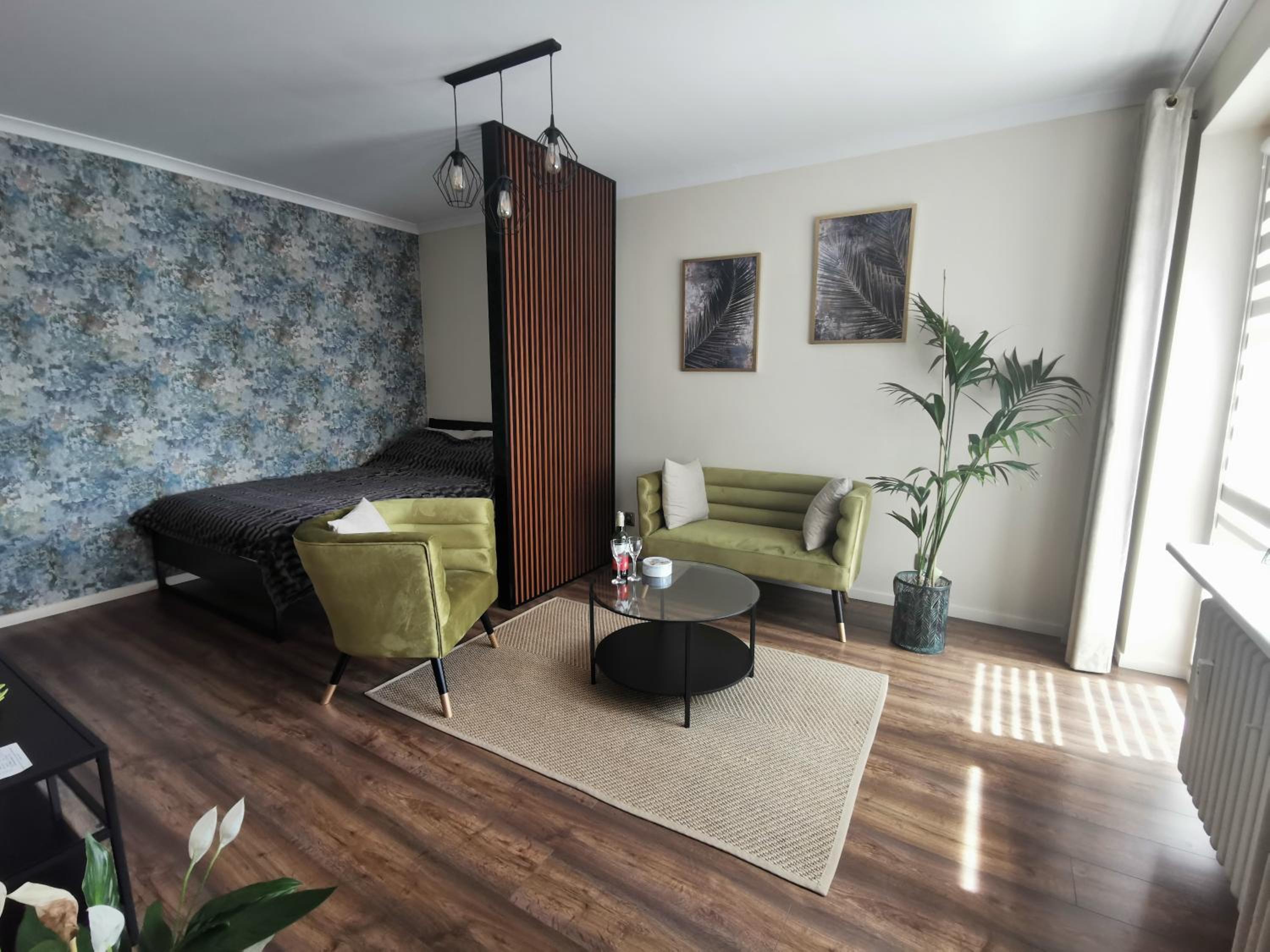 One-Bedroom Apartment - Photo 1