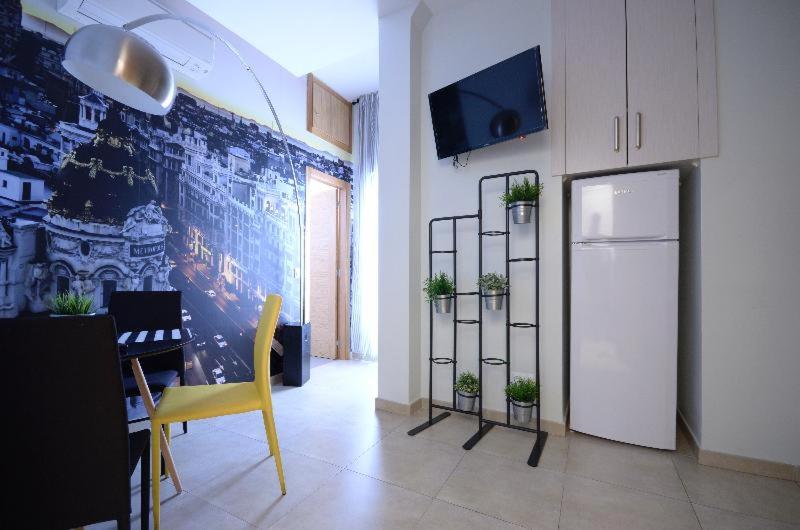One-Bedroom Apartment photo 3
