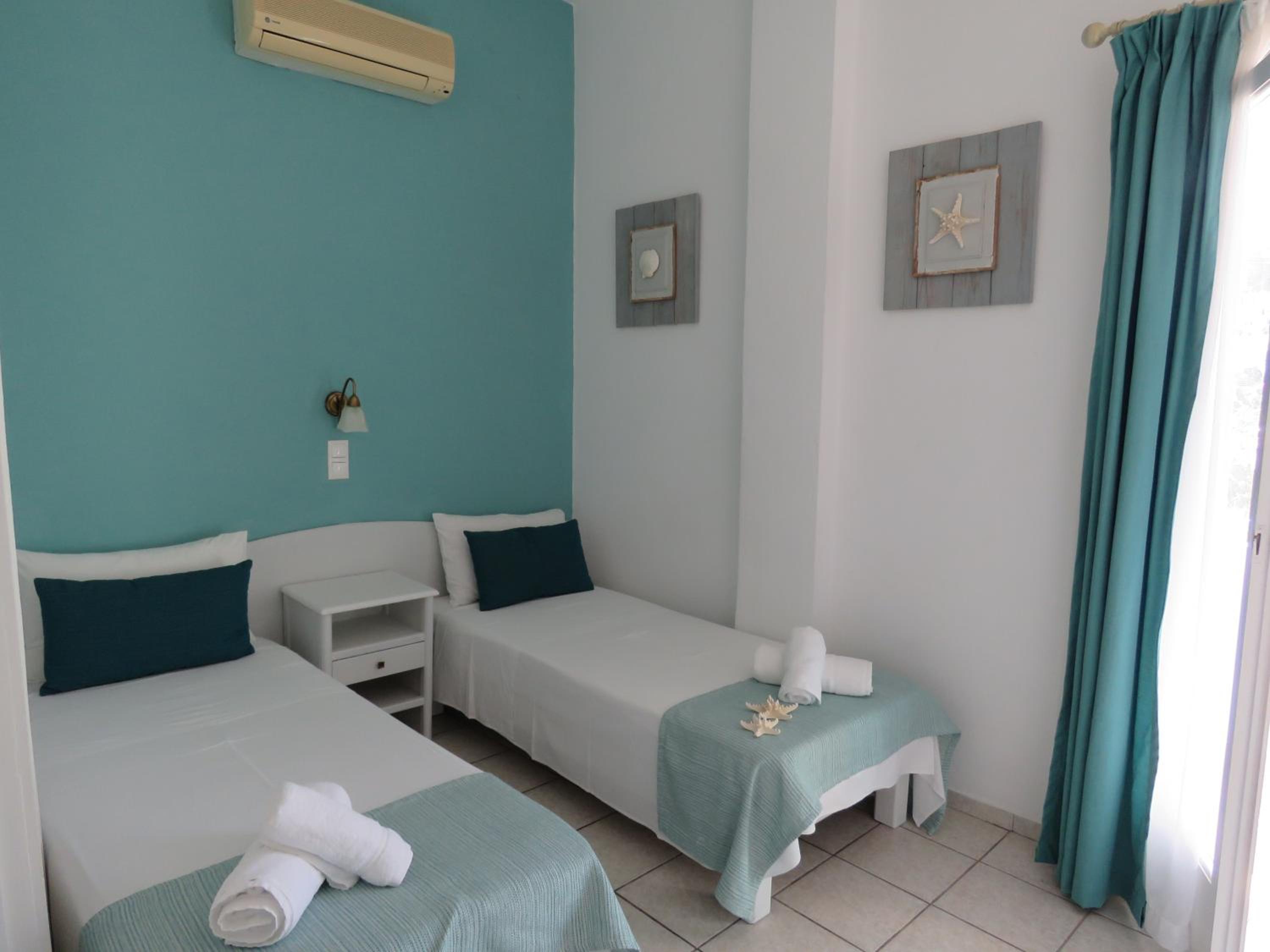 Triple Room with View - Photo 2