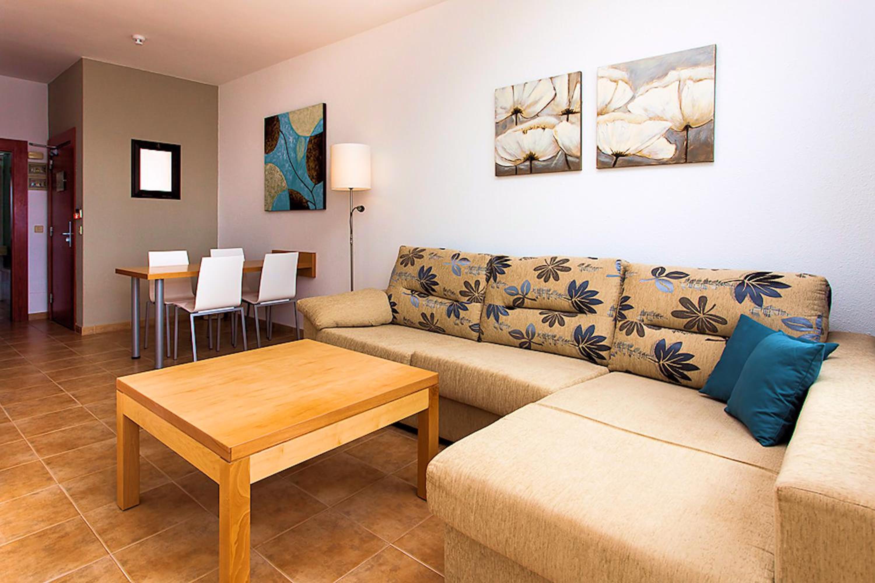 Habitación familiar (2 adultos + 1 niño)