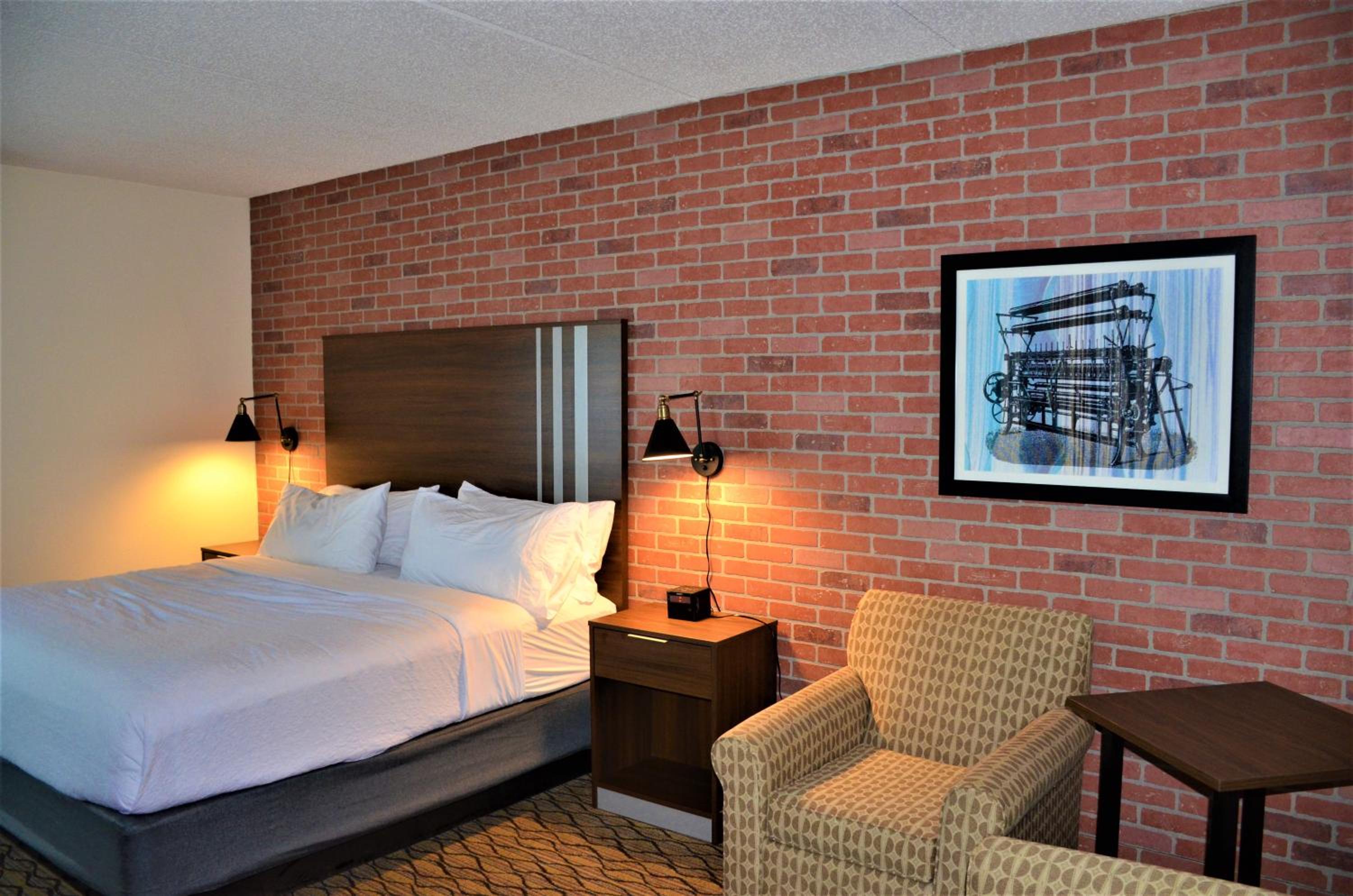 Standard King Room - Non-Smoking  - Photo 12