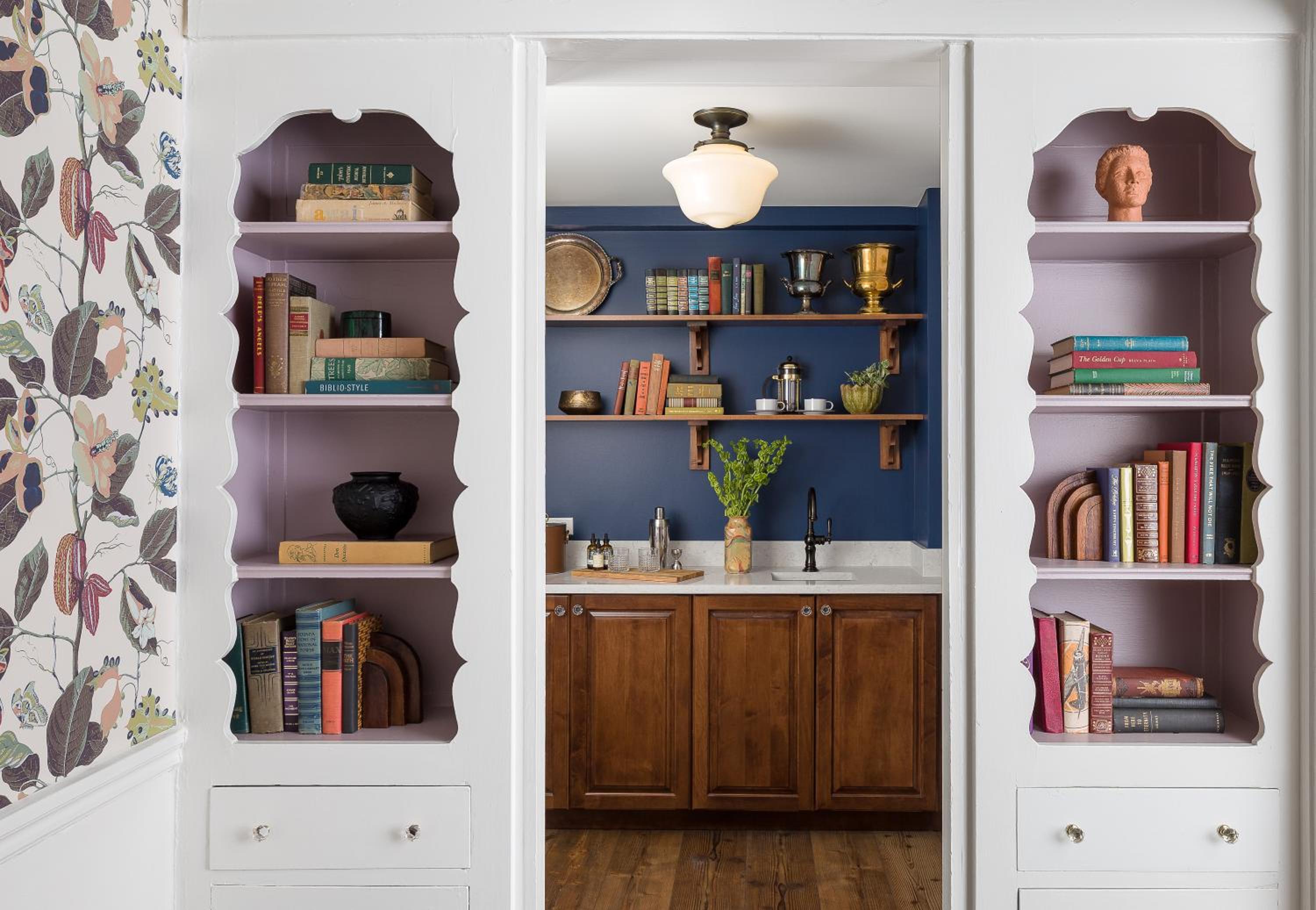 Graduate King Room with Wet Bar - Photo 3