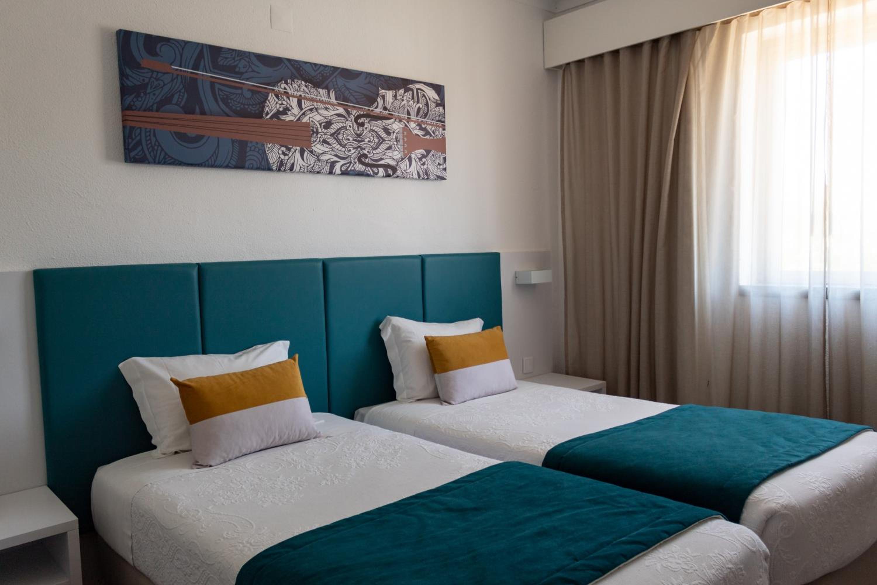 Twin Room - Photo 3