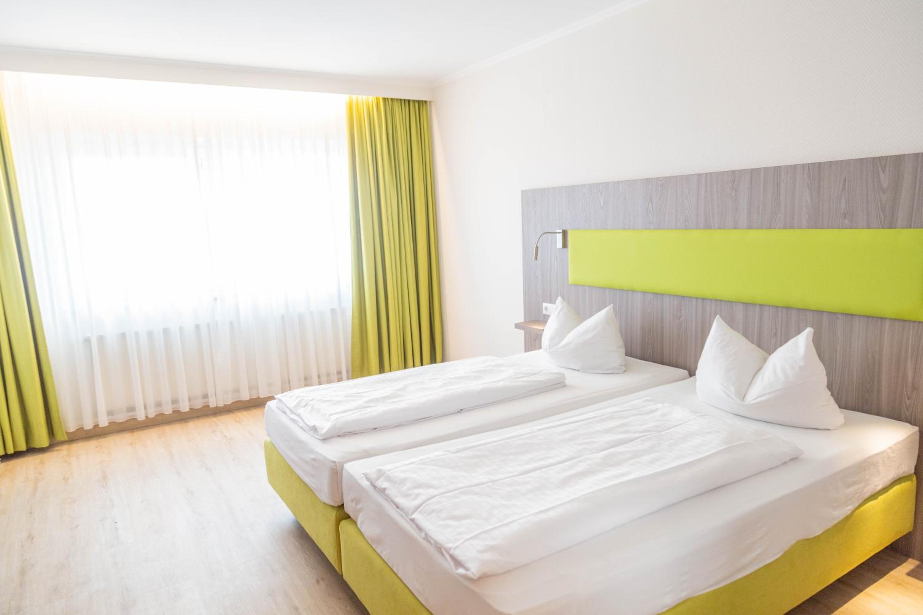 Large Double Room photo 1