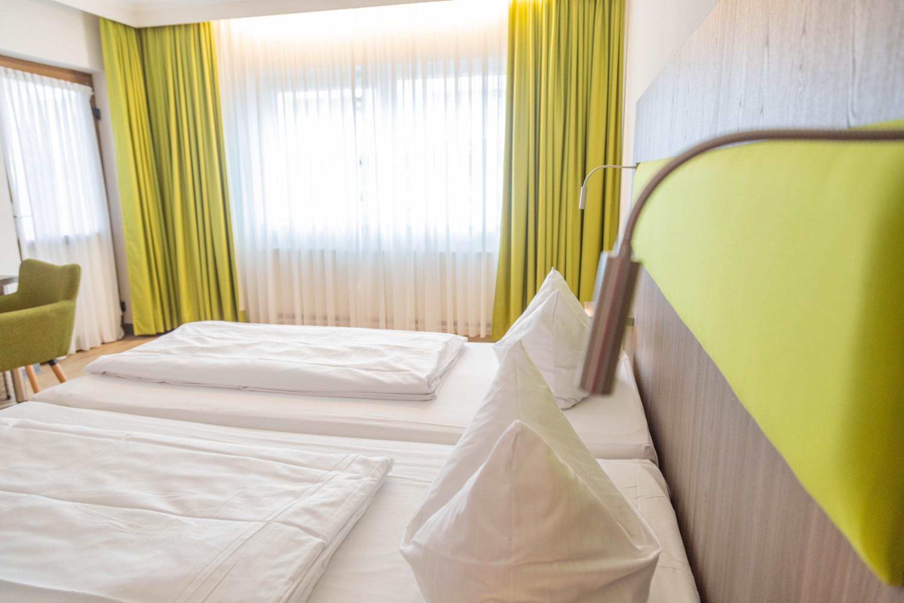 Large Double Room photo 2