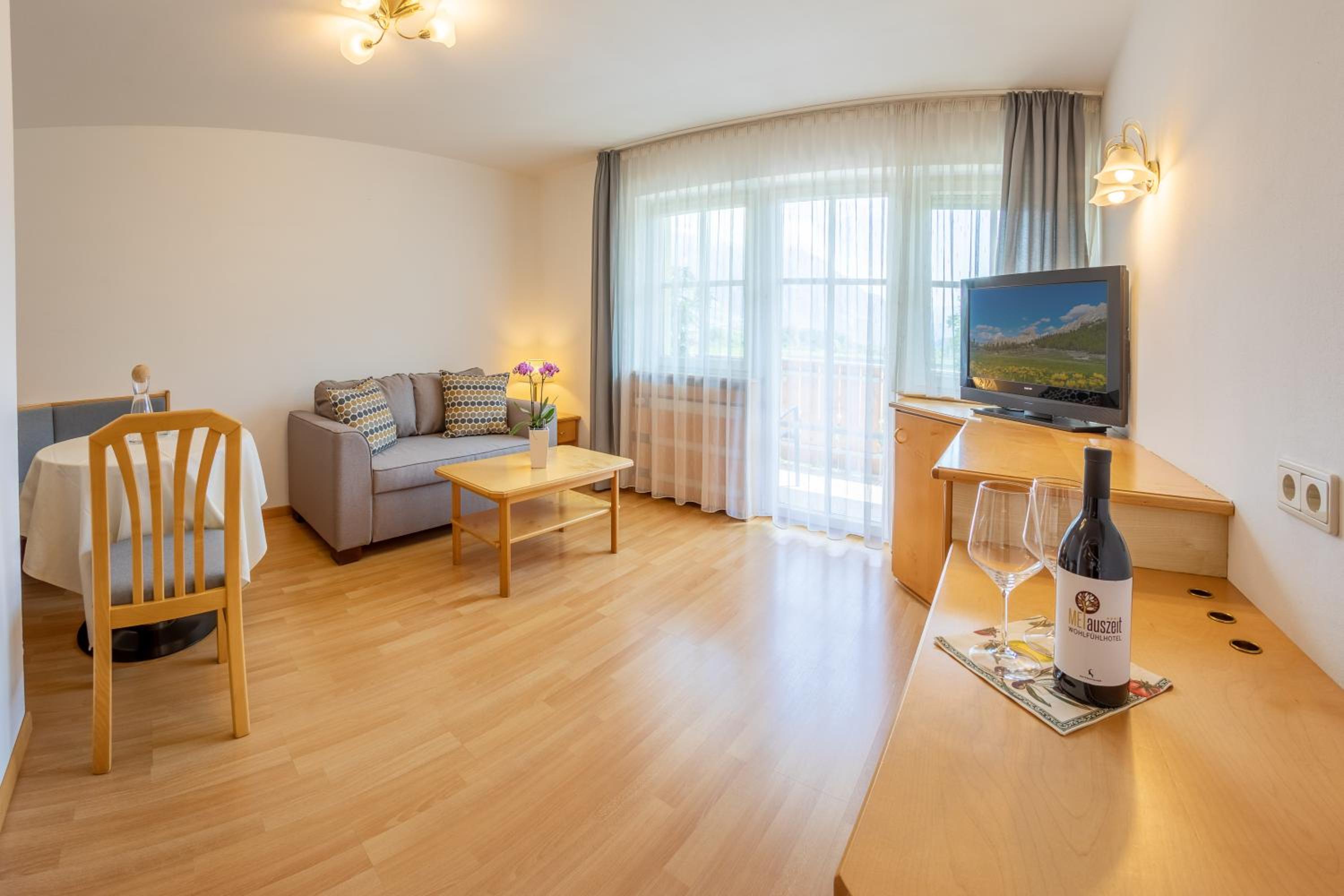 Suite - Photo 4