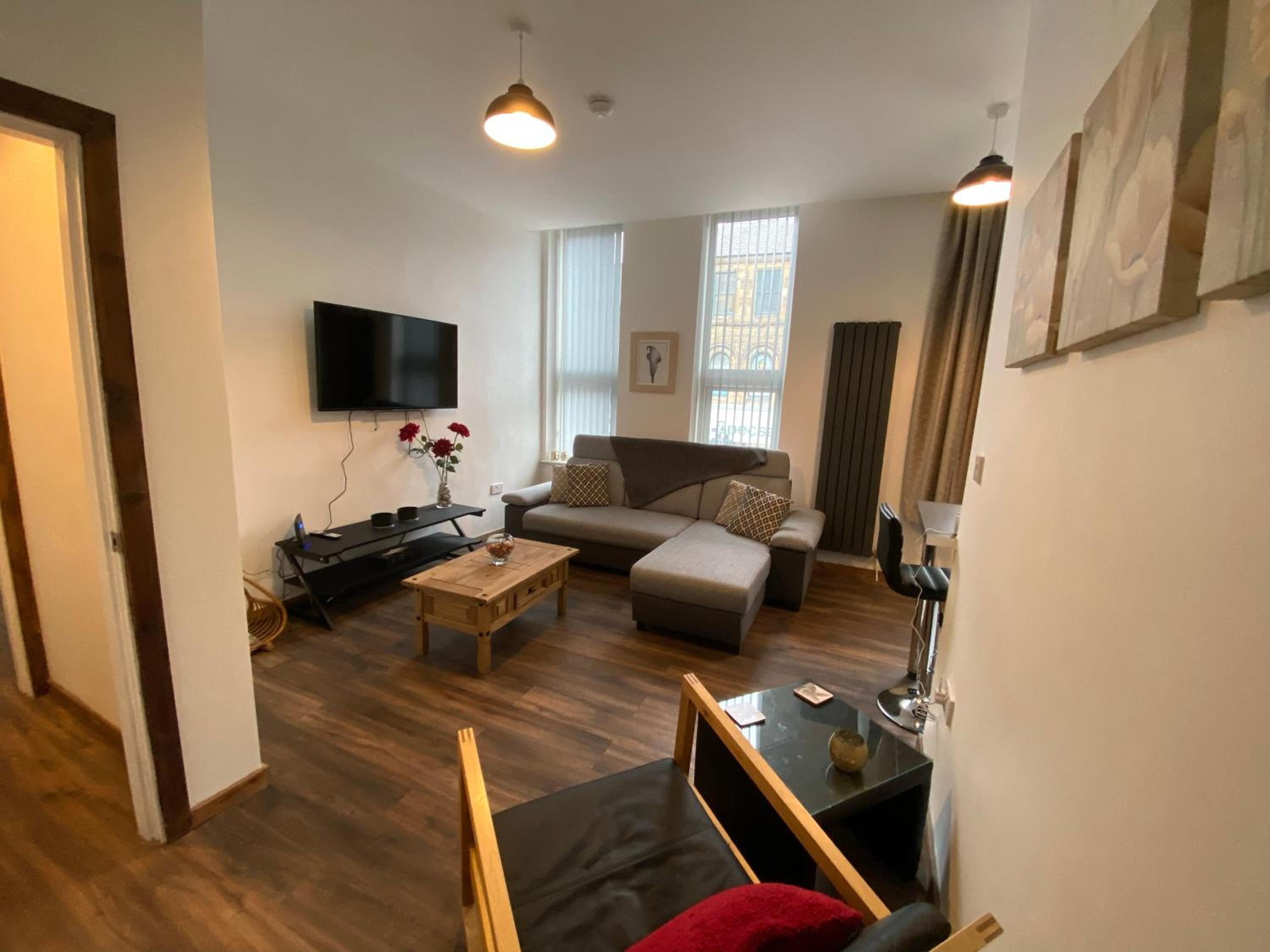 One-Bedroom Apartment photo 1