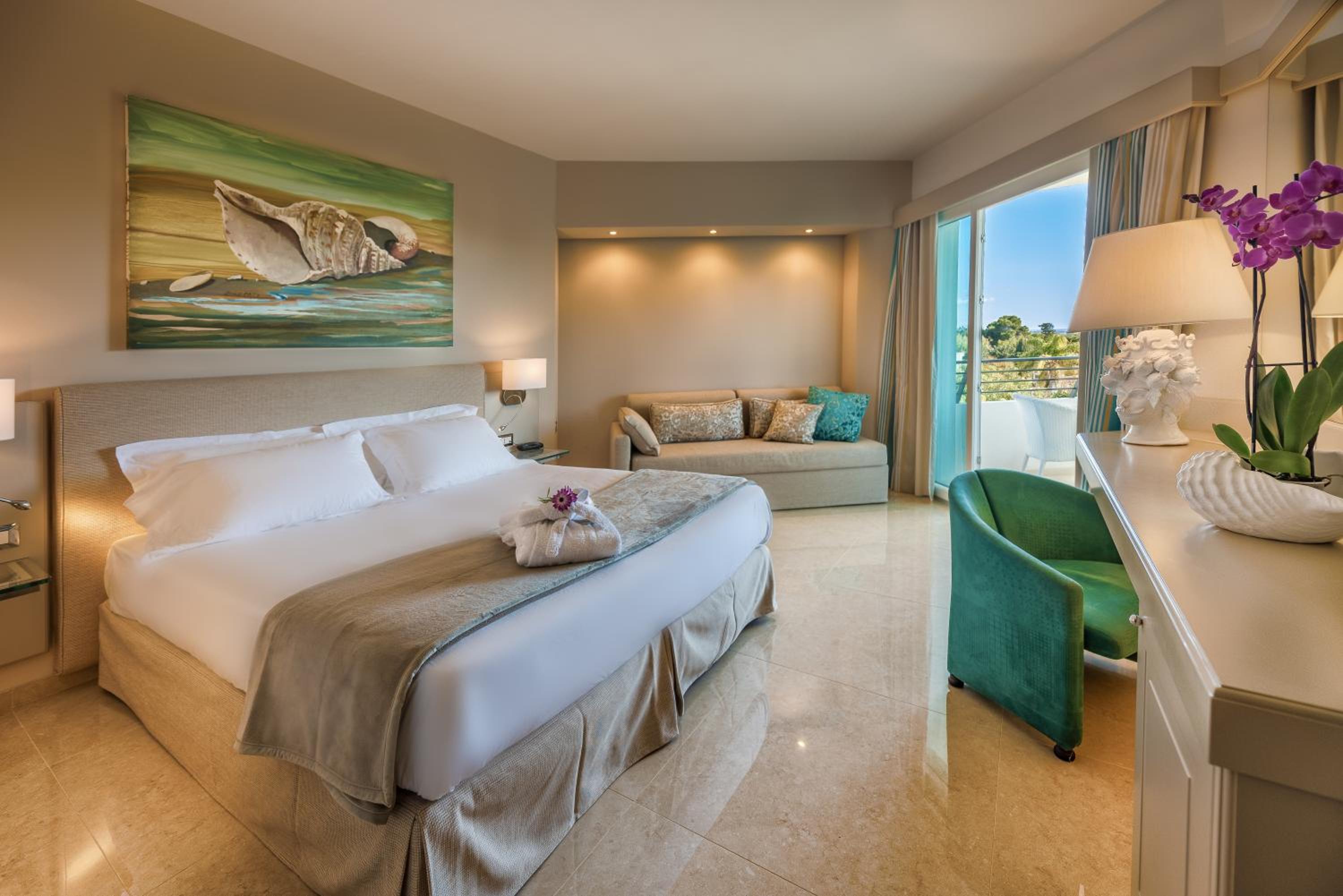Deluxe Double or Twin Room photo 3